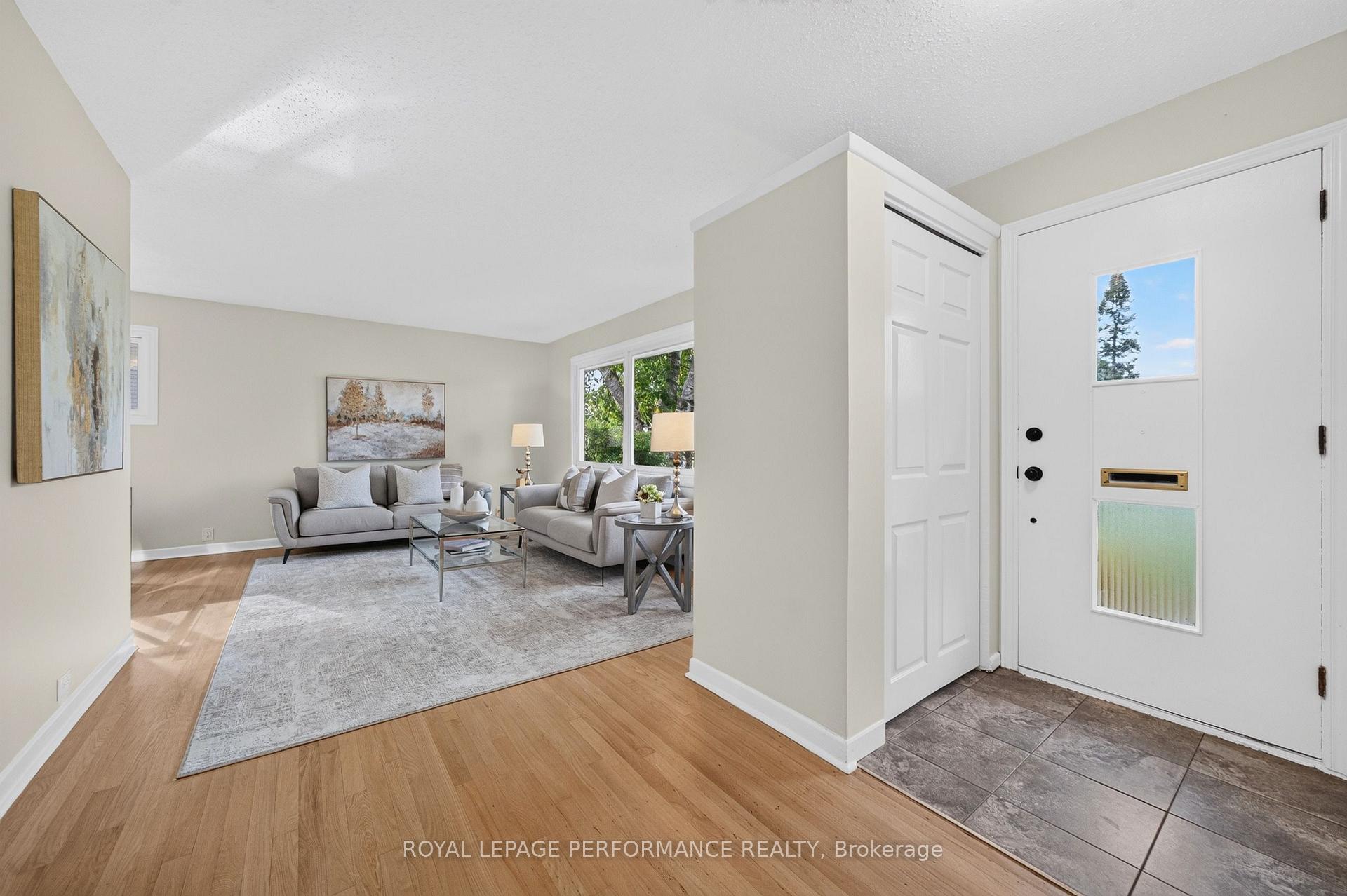 Photo 5 of 21 Millbrook Crescent, Ottawa, City View/Skyline/Fisher Heights/Parkwood Hills — HOMEH
