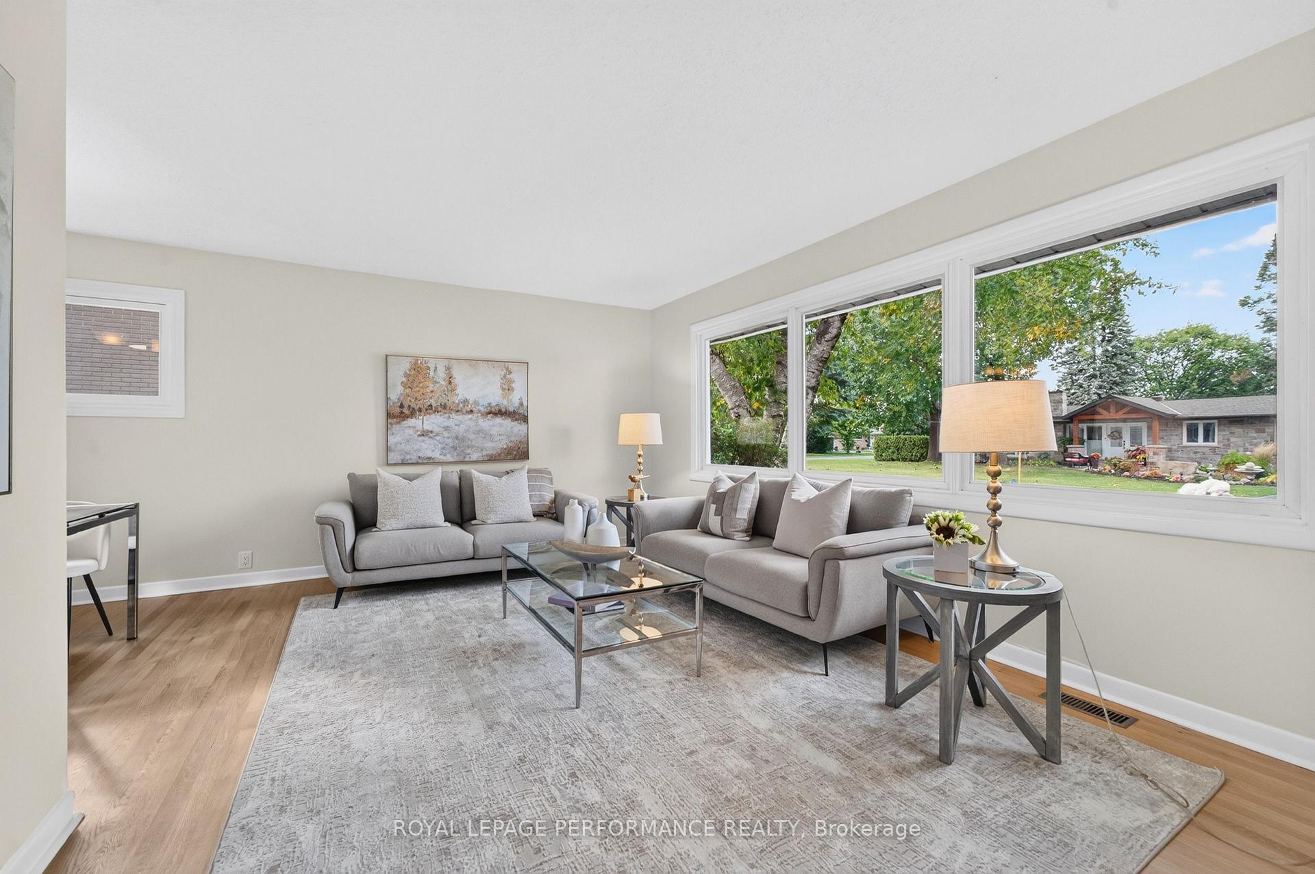 Photo 7 of 21 Millbrook Crescent, Ottawa, City View/Skyline/Fisher Heights/Parkwood Hills — HOMEH