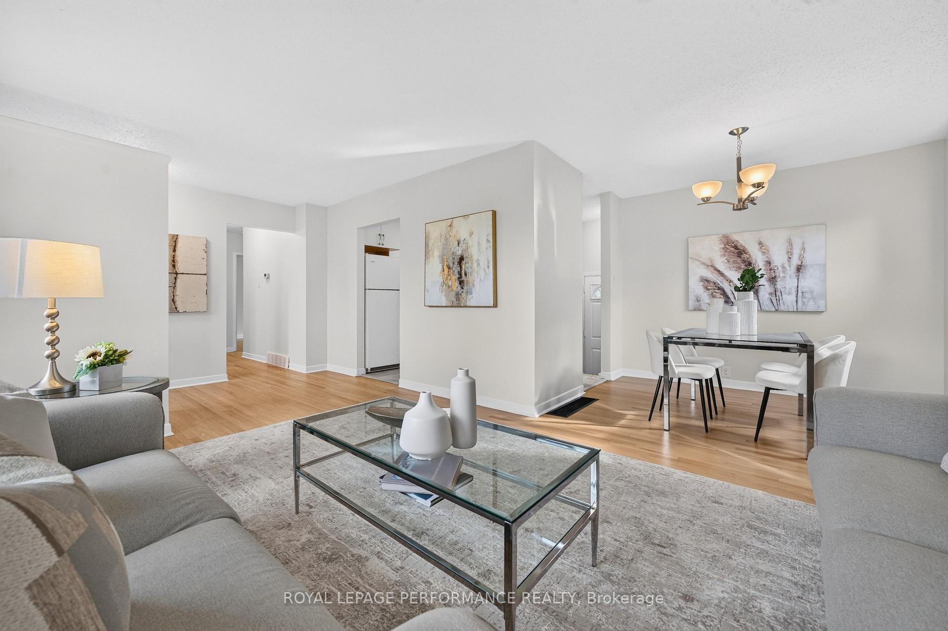Photo 9 of 21 Millbrook Crescent, Ottawa, City View/Skyline/Fisher Heights/Parkwood Hills — HOMEH