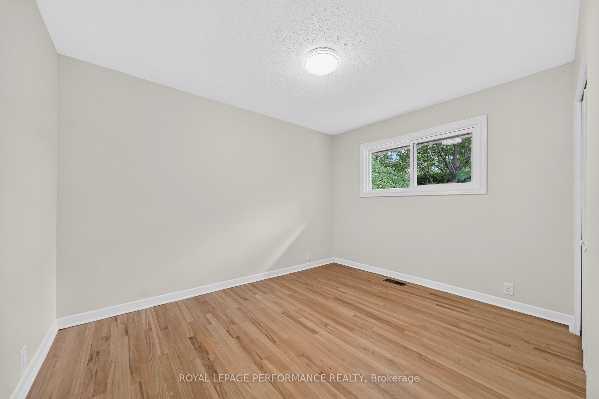 Photo 21 of 21 Millbrook Crescent, Ottawa, City View/Skyline/Fisher Heights/Parkwood Hills — HOMEH