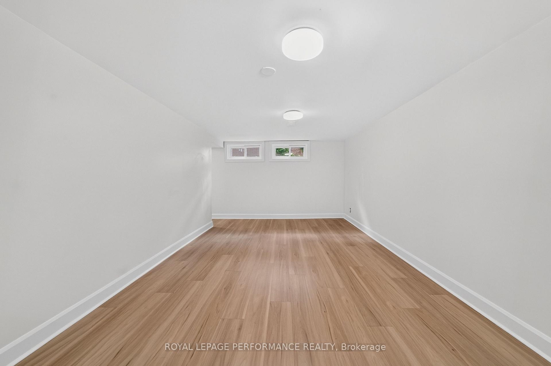 Photo 31 of 21 Millbrook Crescent, Ottawa, City View/Skyline/Fisher Heights/Parkwood Hills — HOMEH