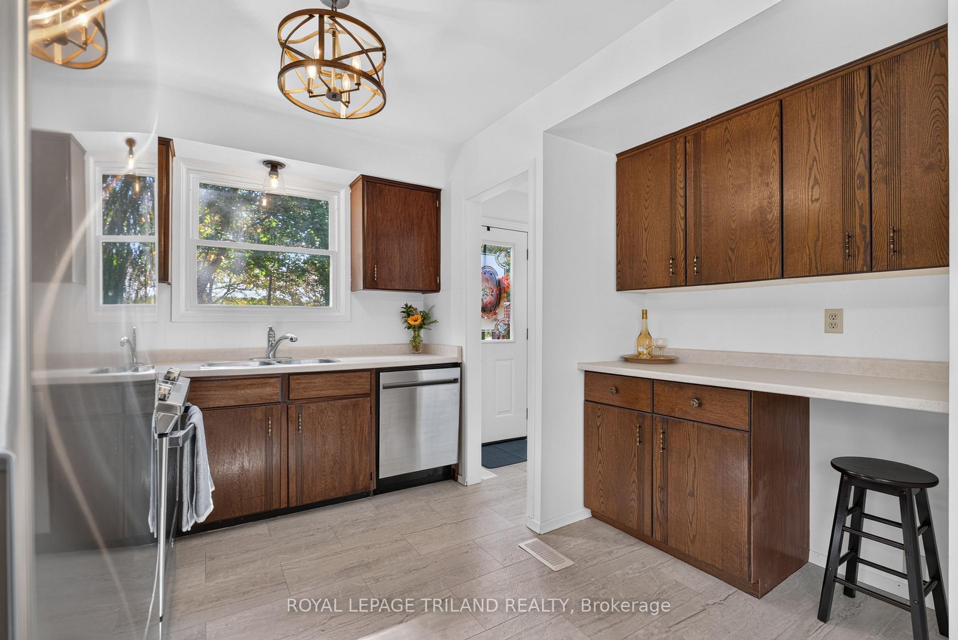Photo 9 of 4996 Marion Street, Thames Centre, Dorchester — HOMEH