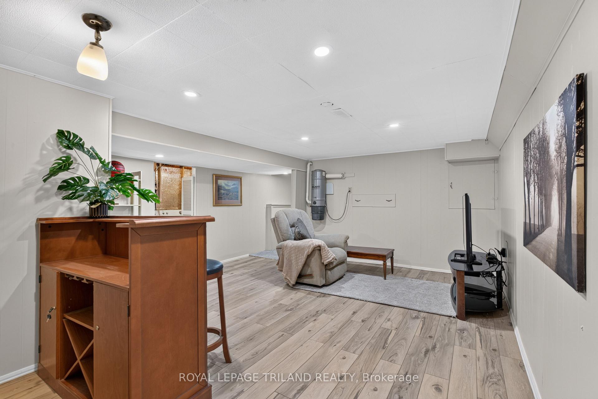 Photo 24 of 4996 Marion Street, Thames Centre, Dorchester — HOMEH