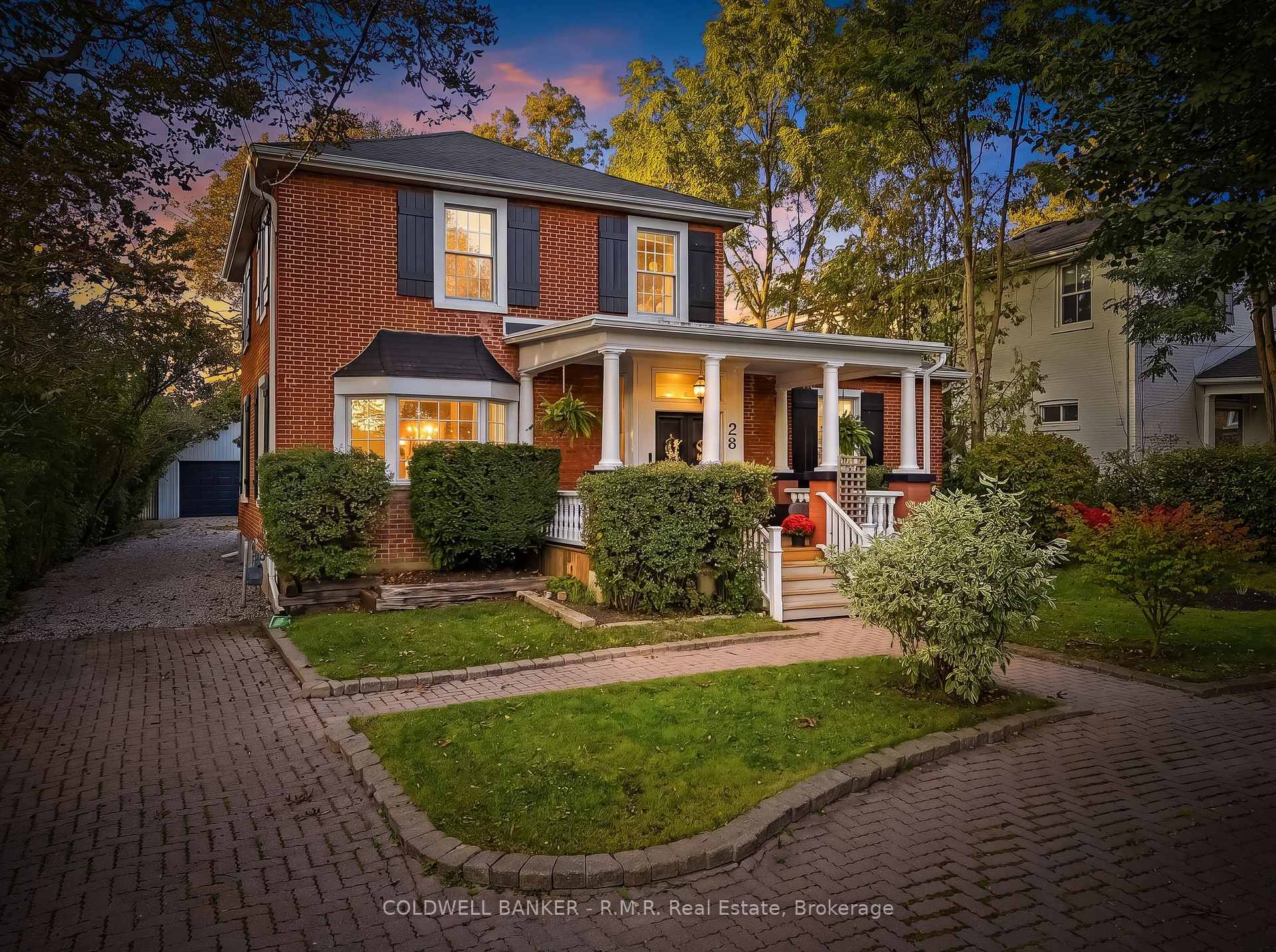 Photo of 28 University Avenue W