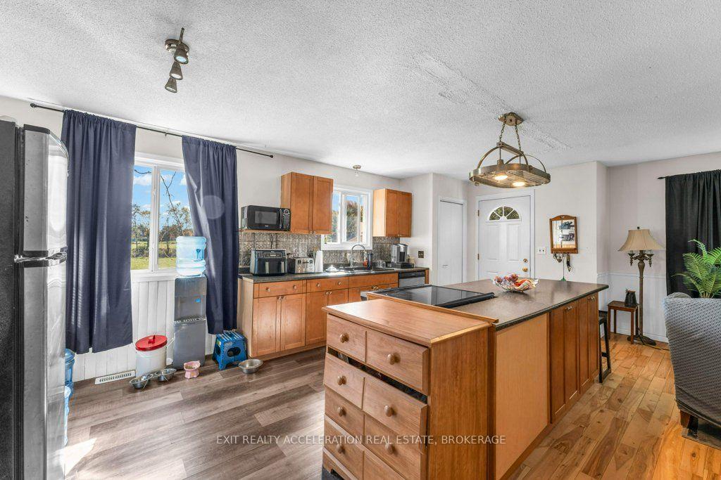 Photo 5 of 3937 Stagecoach Road, Frontenac, Frontenac South — HOMEH