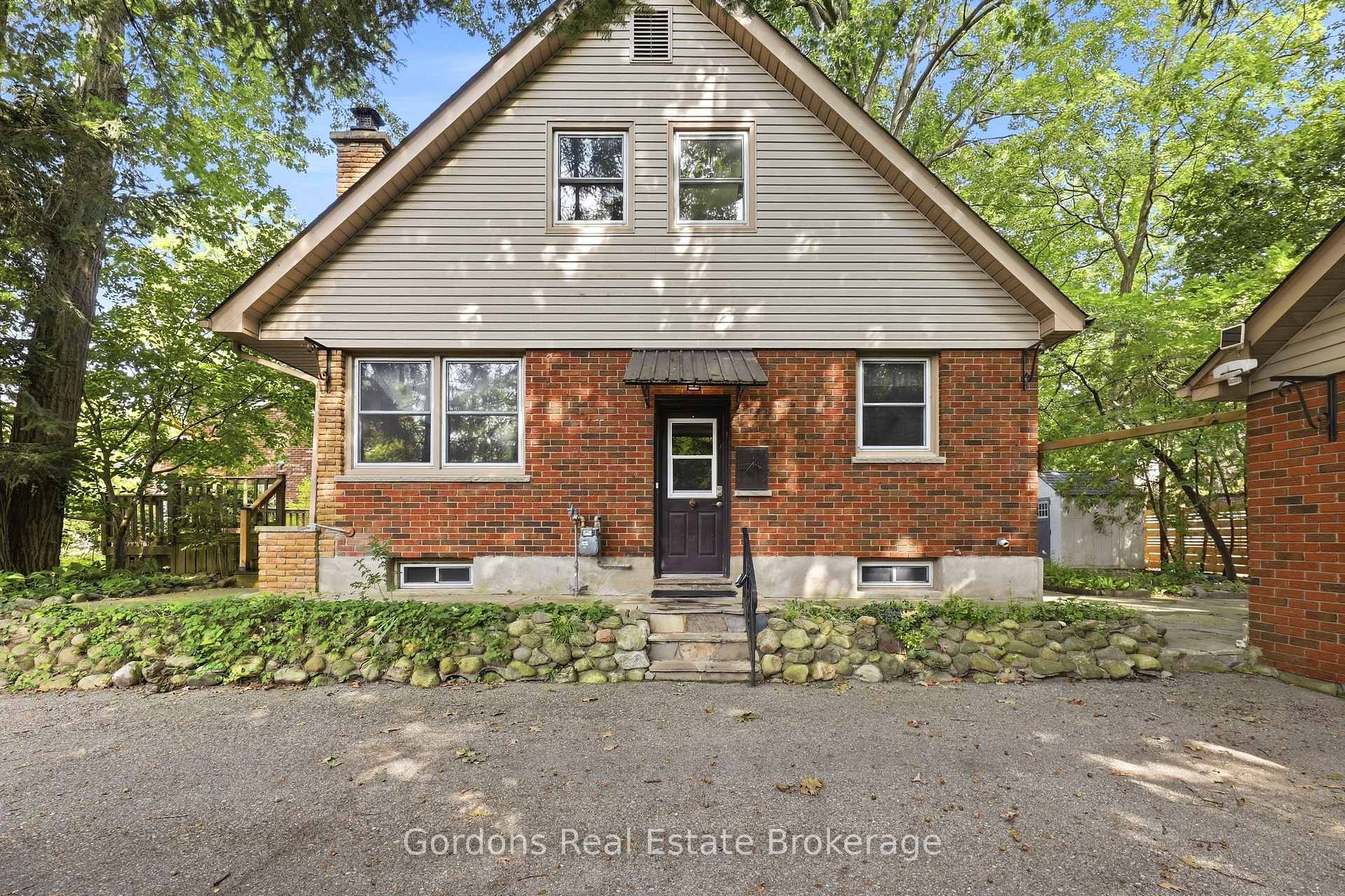 Photo 3 of 369 Hyde Park Road, London, North L — HOMEH