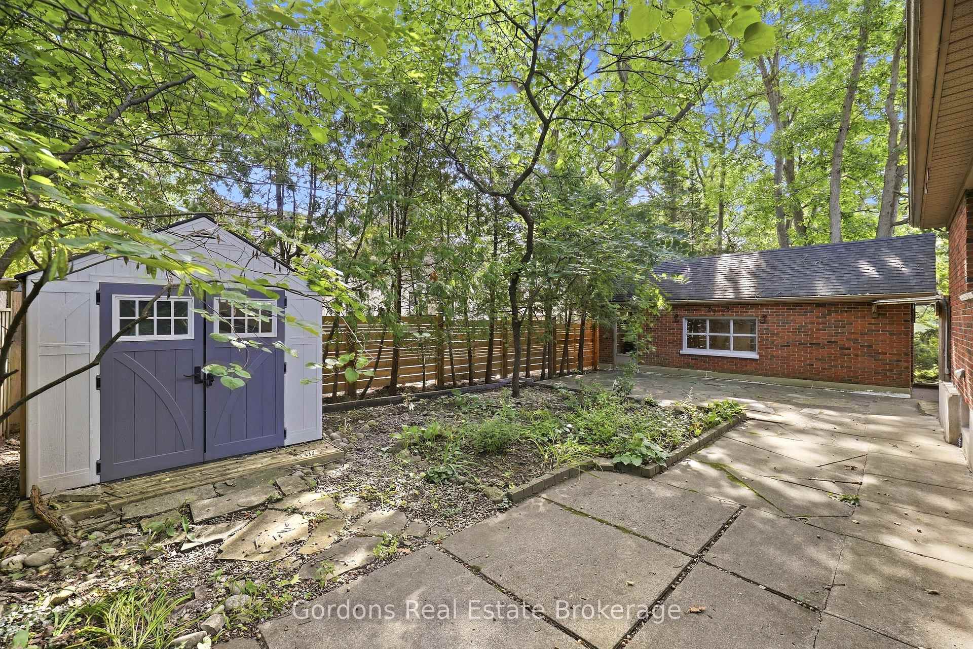 Photo 7 of 369 Hyde Park Road, London, North L — HOMEH