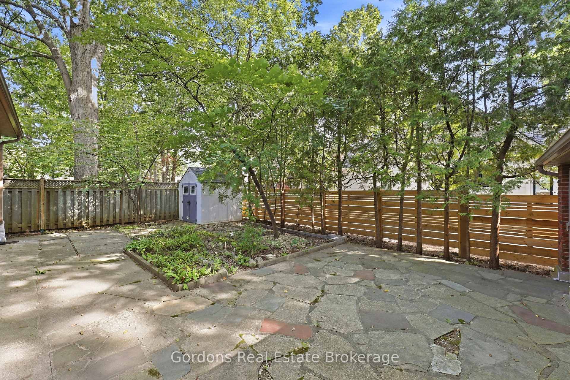 Photo 8 of 369 Hyde Park Road, London, North L — HOMEH