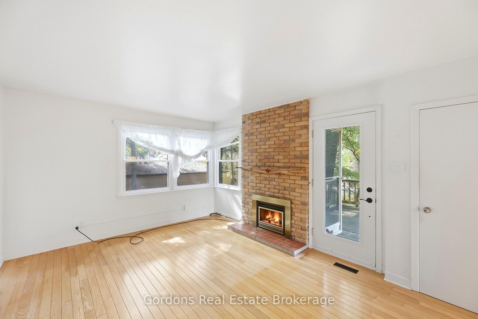 Photo 12 of 369 Hyde Park Road, London, North L — HOMEH