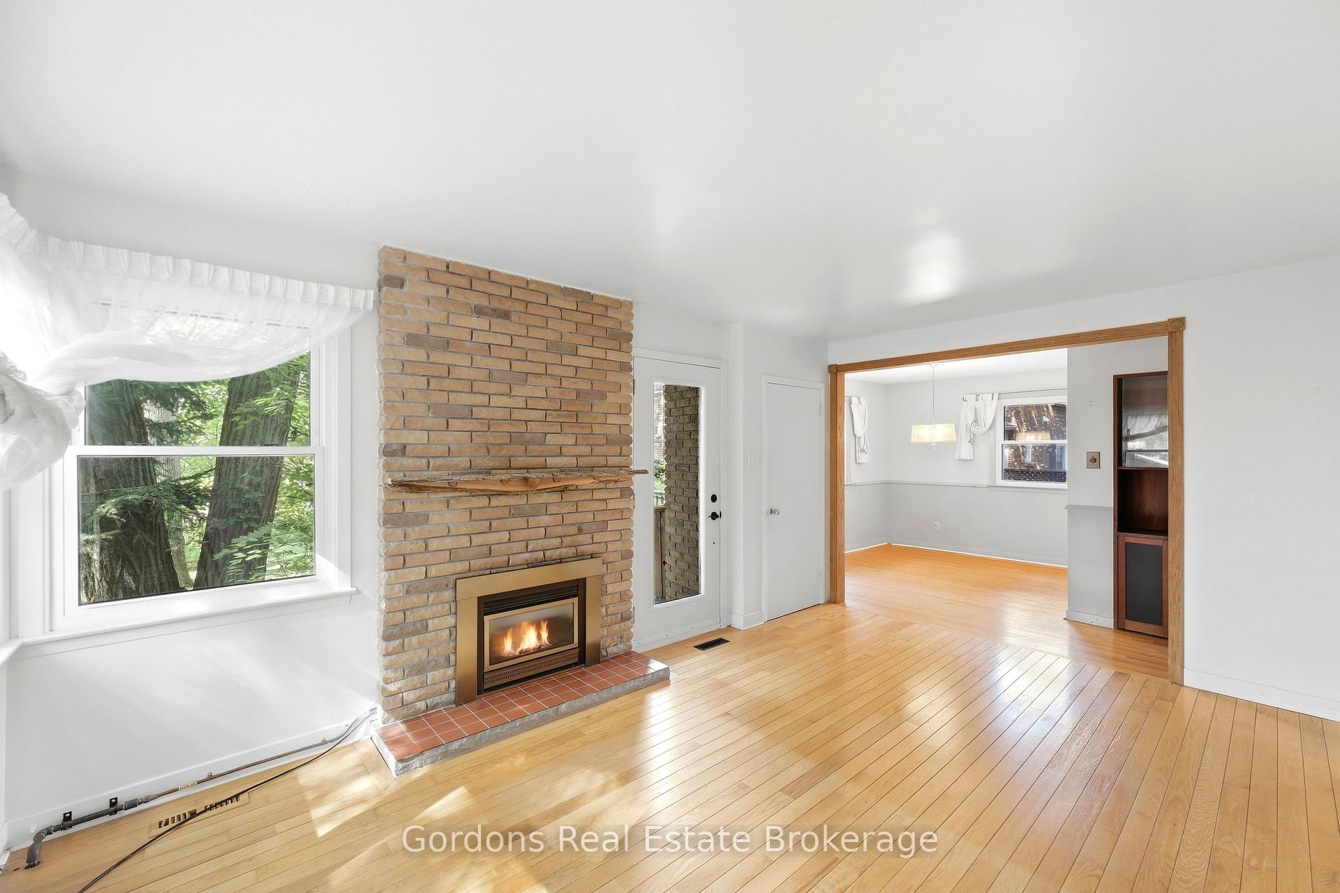 Photo 13 of 369 Hyde Park Road, London, North L — HOMEH