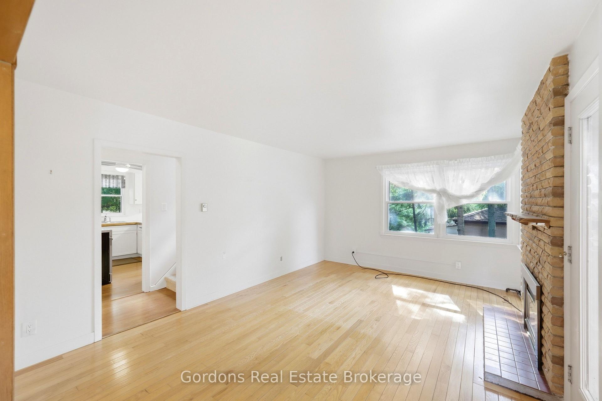 Photo 14 of 369 Hyde Park Road, London, North L — HOMEH