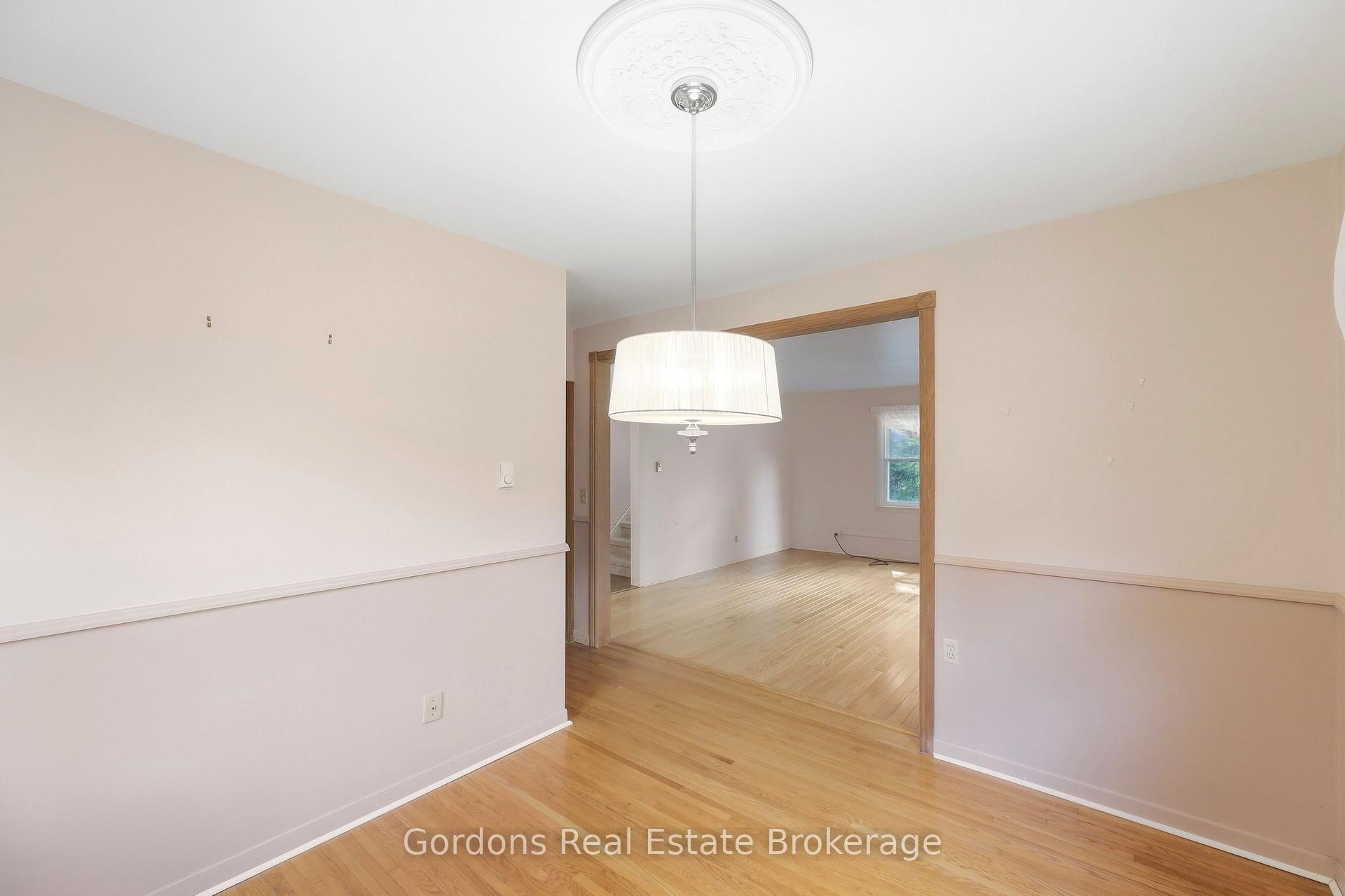 Photo 17 of 369 Hyde Park Road, London, North L — HOMEH