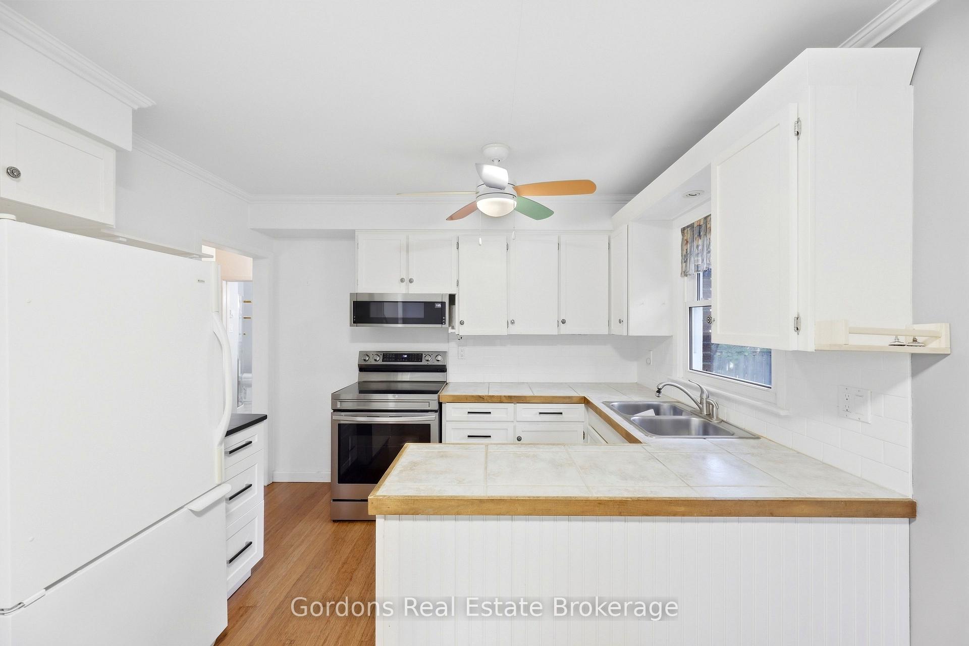 Photo 21 of 369 Hyde Park Road, London, North L — HOMEH