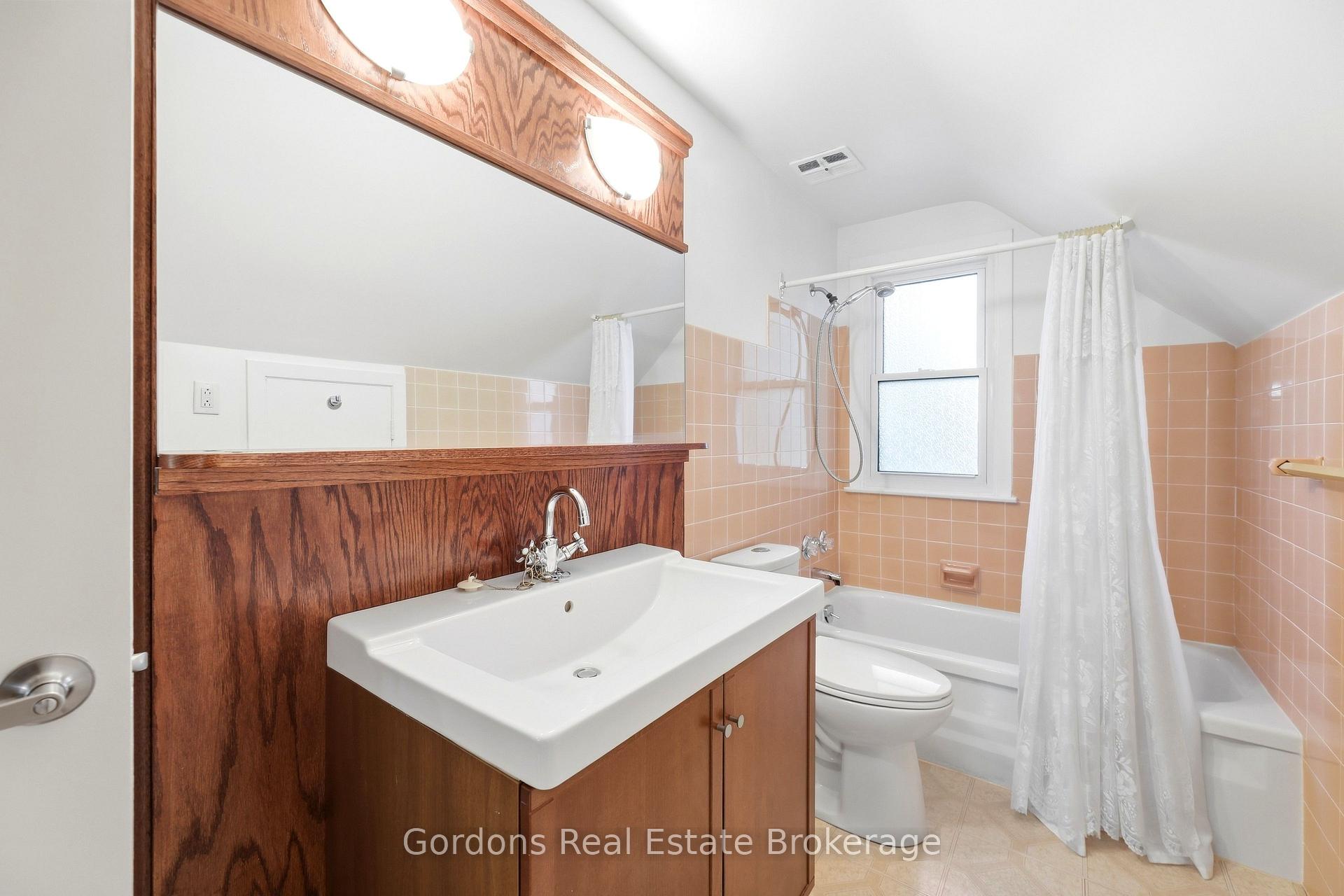 Photo 30 of 369 Hyde Park Road, London, North L — HOMEH