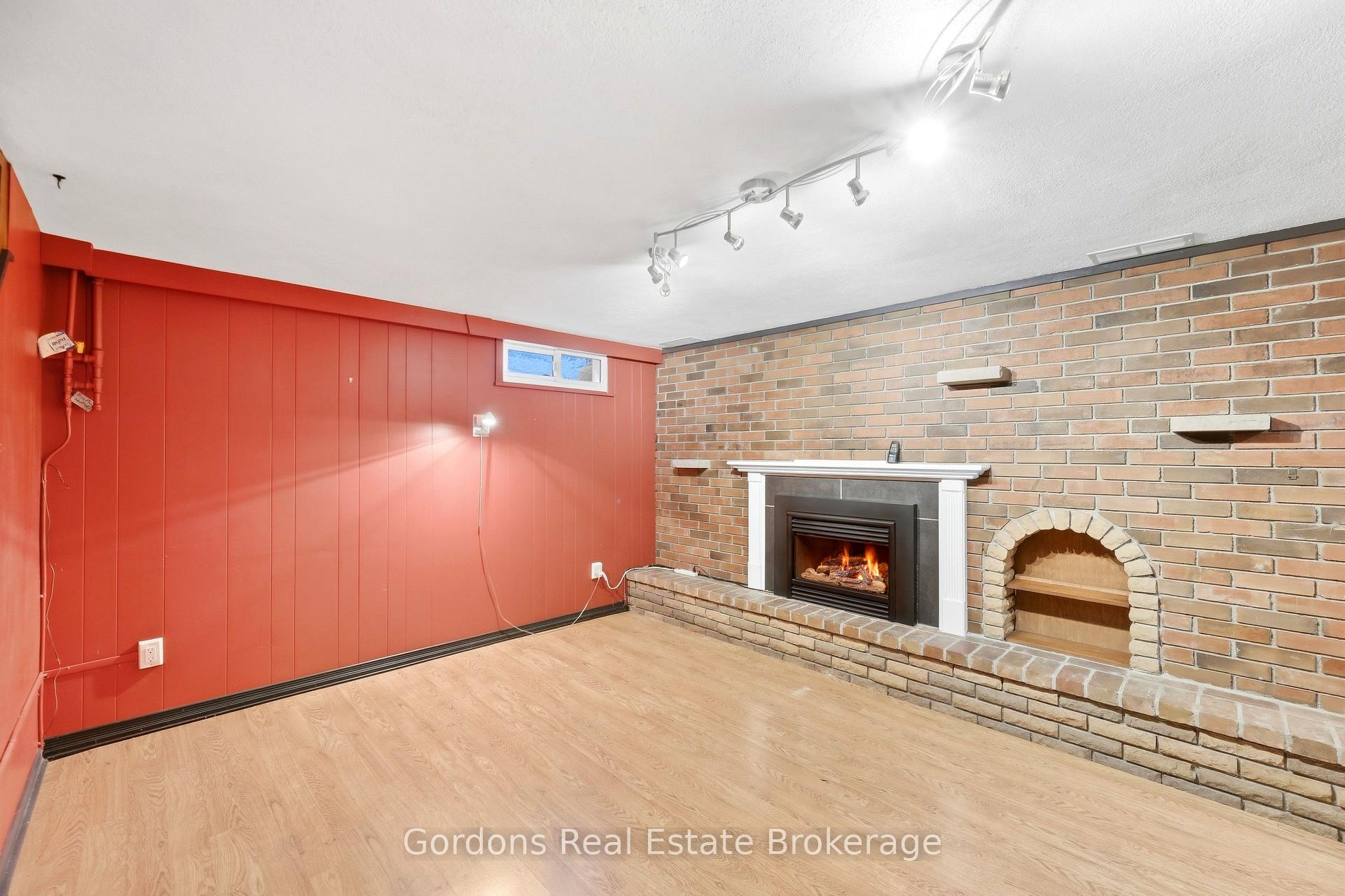 Photo 40 of 369 Hyde Park Road, London, North L — HOMEH