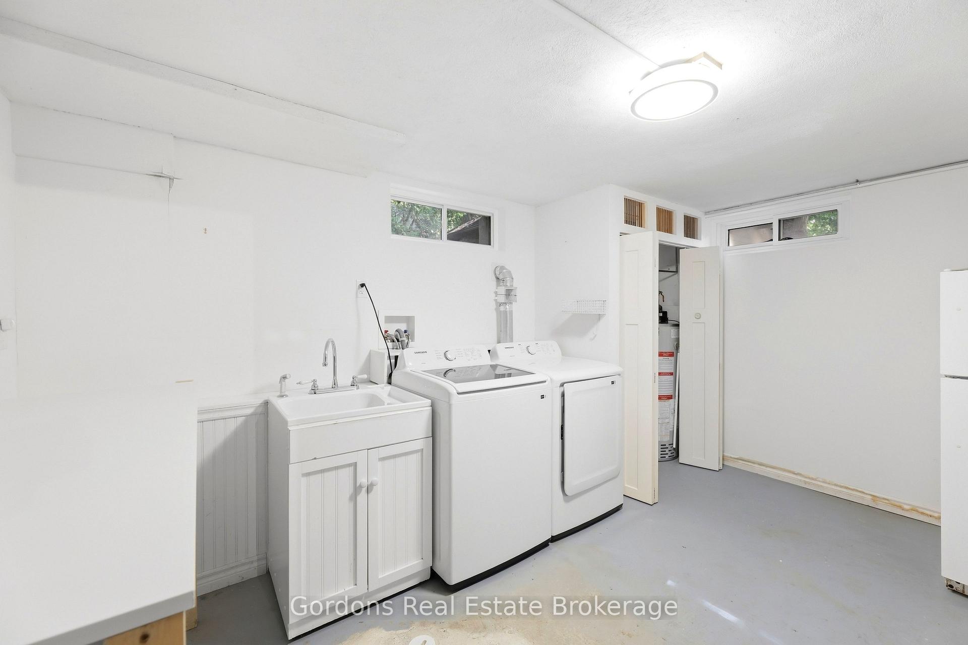Photo 42 of 369 Hyde Park Road, London, North L — HOMEH
