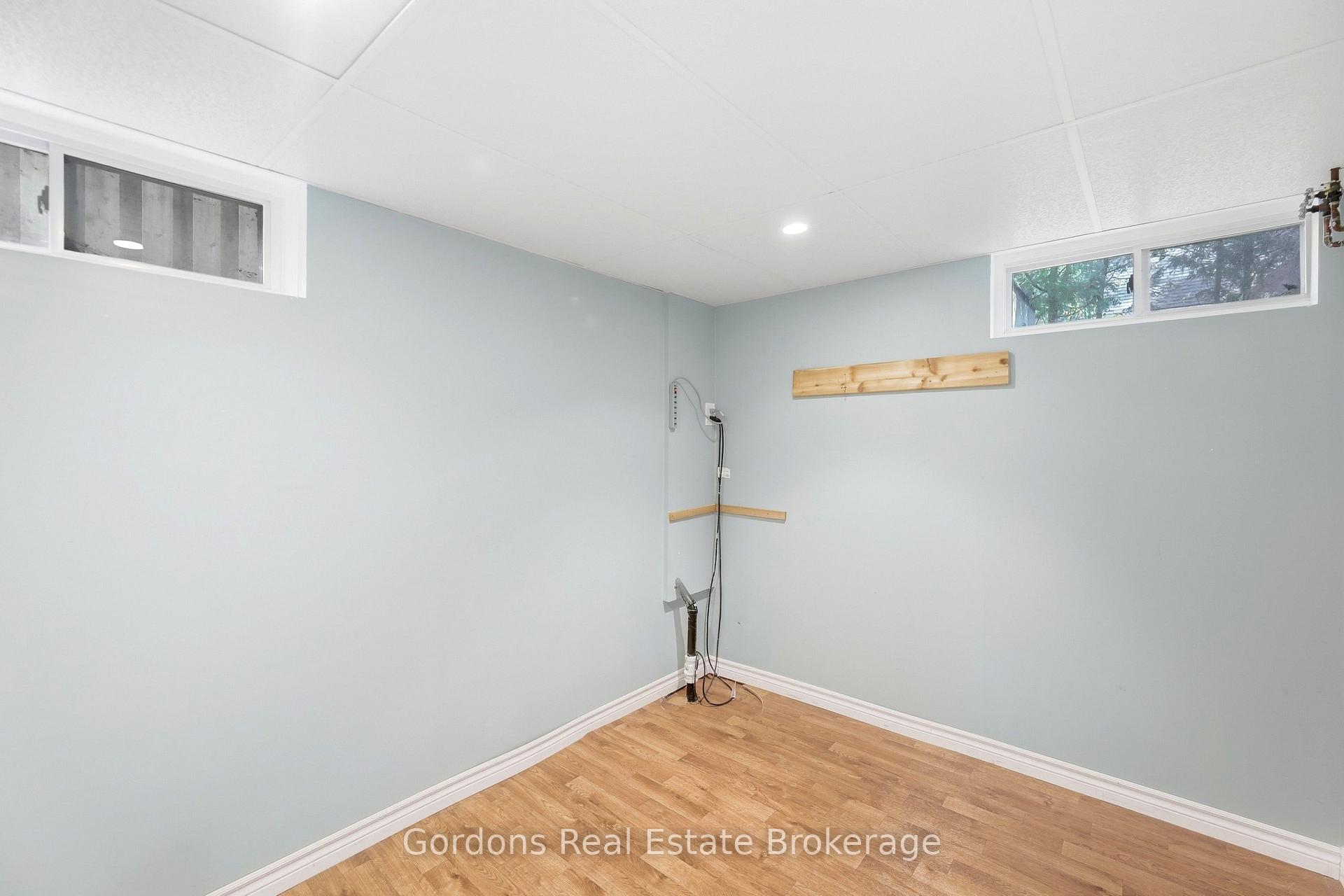 Photo 44 of 369 Hyde Park Road, London, North L — HOMEH