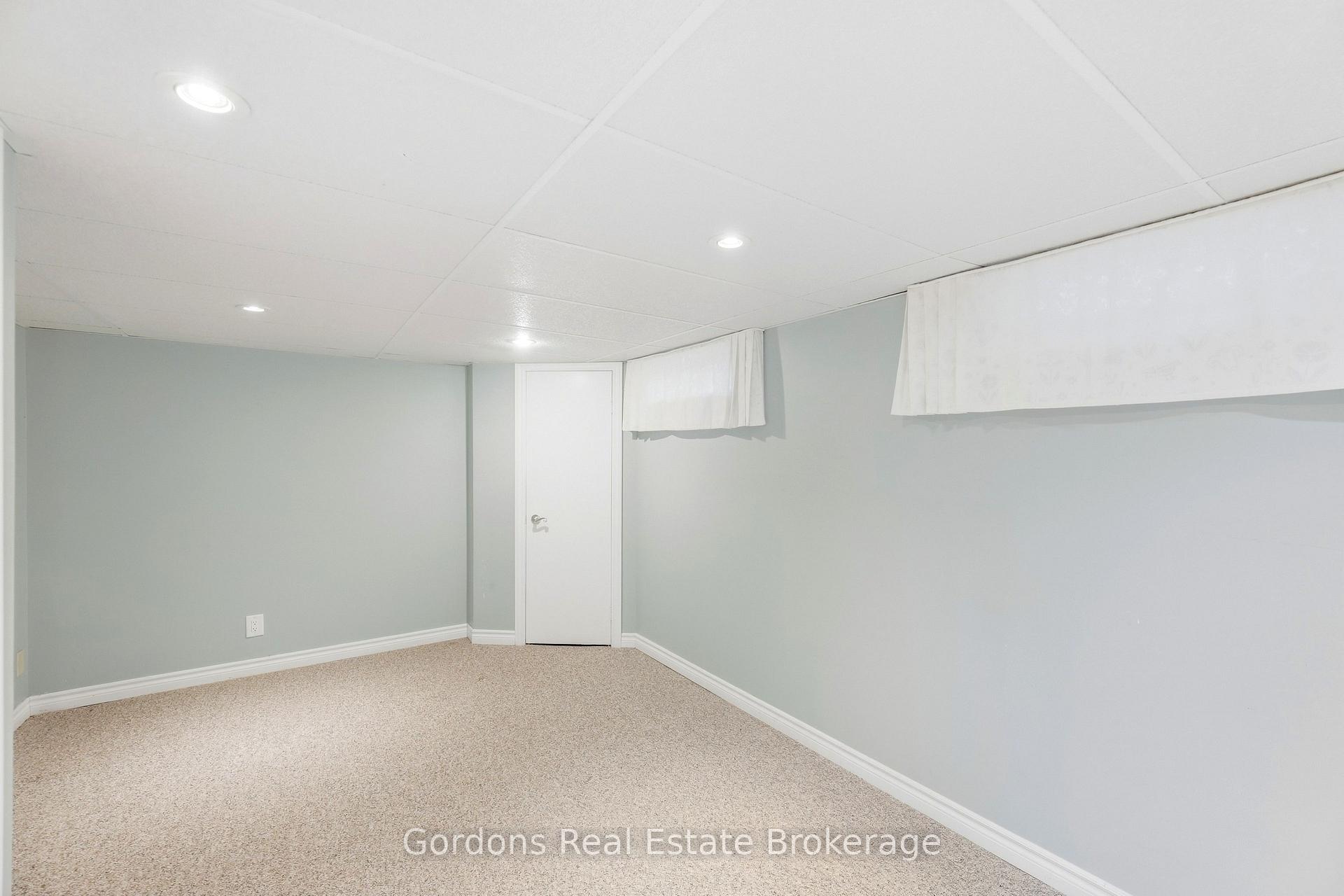 Photo 45 of 369 Hyde Park Road, London, North L — HOMEH