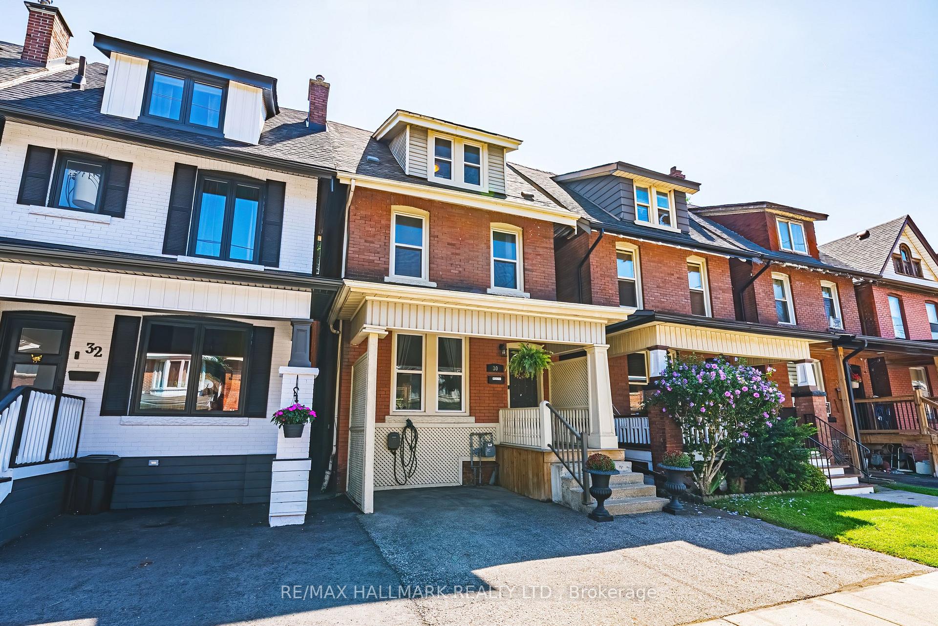 Photo 2 of 30 Cumberland Avenue, Hamilton, St. Clair — HOMEH