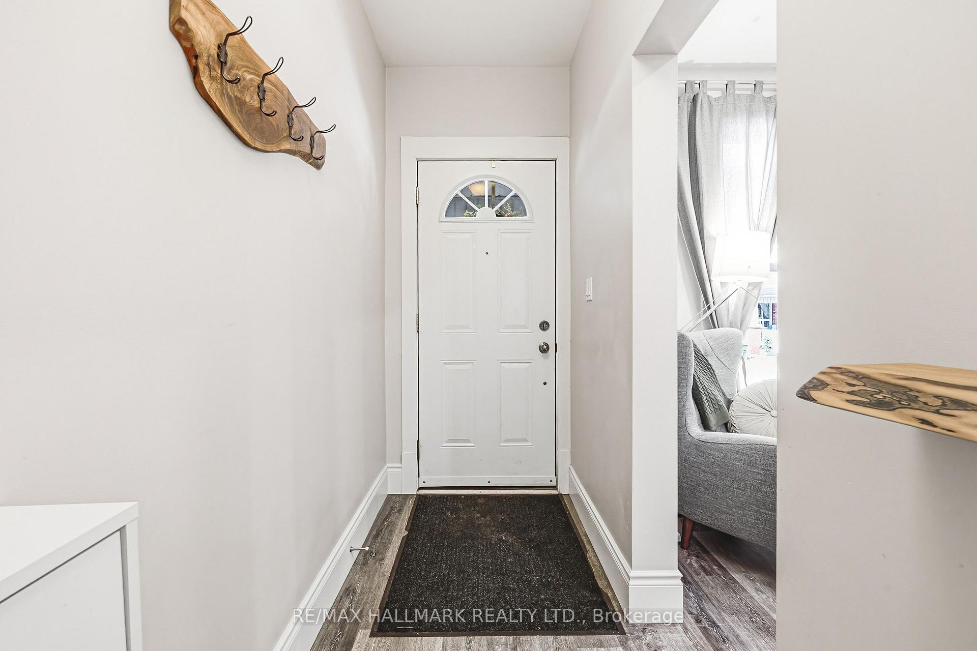 Photo 4 of 30 Cumberland Avenue, Hamilton, St. Clair — HOMEH