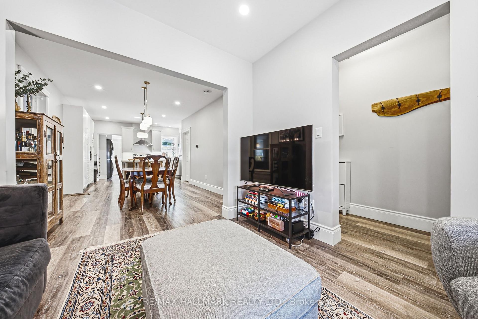 Photo 7 of 30 Cumberland Avenue, Hamilton, St. Clair — HOMEH