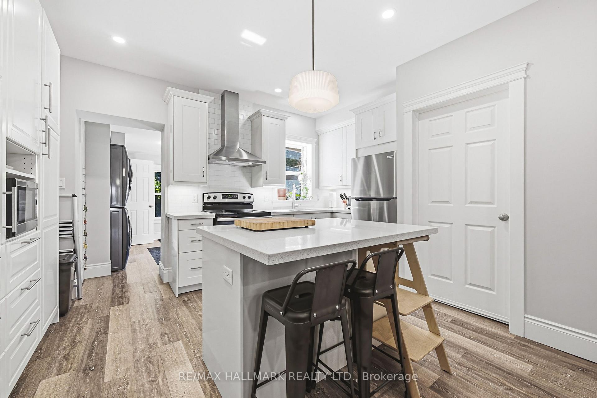 Photo 8 of 30 Cumberland Avenue, Hamilton, St. Clair — HOMEH