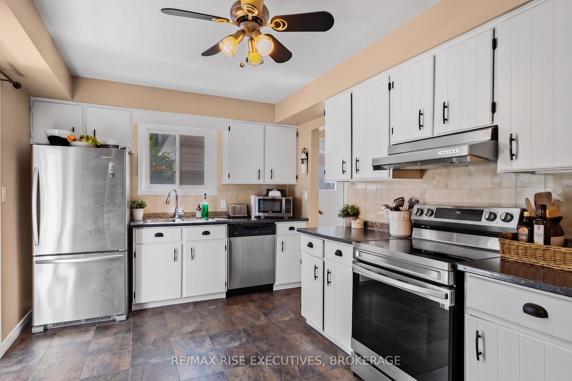 Photo 14 of 149 Grenadier Drive, Kingston, Kingston East (Incl Barret Crt) — HOMEH
