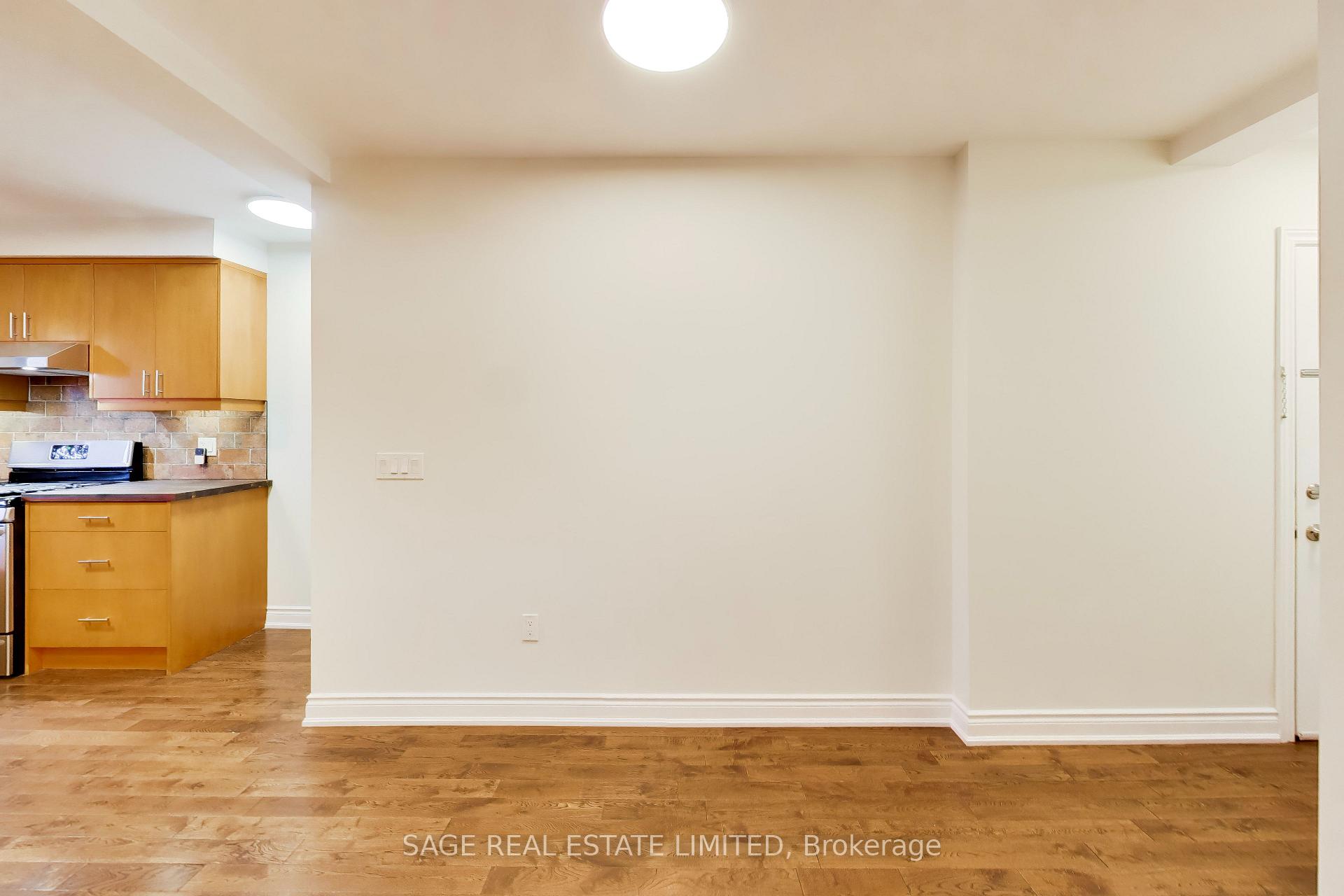 Photo 7 of Unit Main, 32 Castleton Avenue, Toronto, Rockcliffe-Smythe — HOMEH