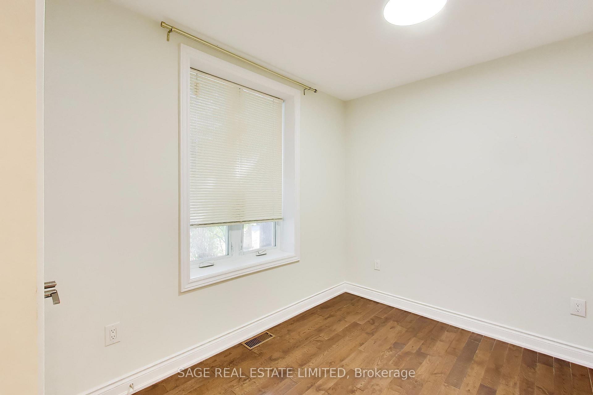 Photo 12 of Unit Main, 32 Castleton Avenue, Toronto, Rockcliffe-Smythe — HOMEH