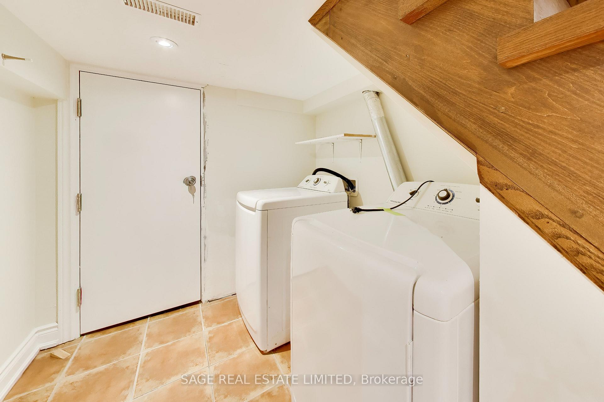 Photo 24 of Unit Main, 32 Castleton Avenue, Toronto, Rockcliffe-Smythe — HOMEH