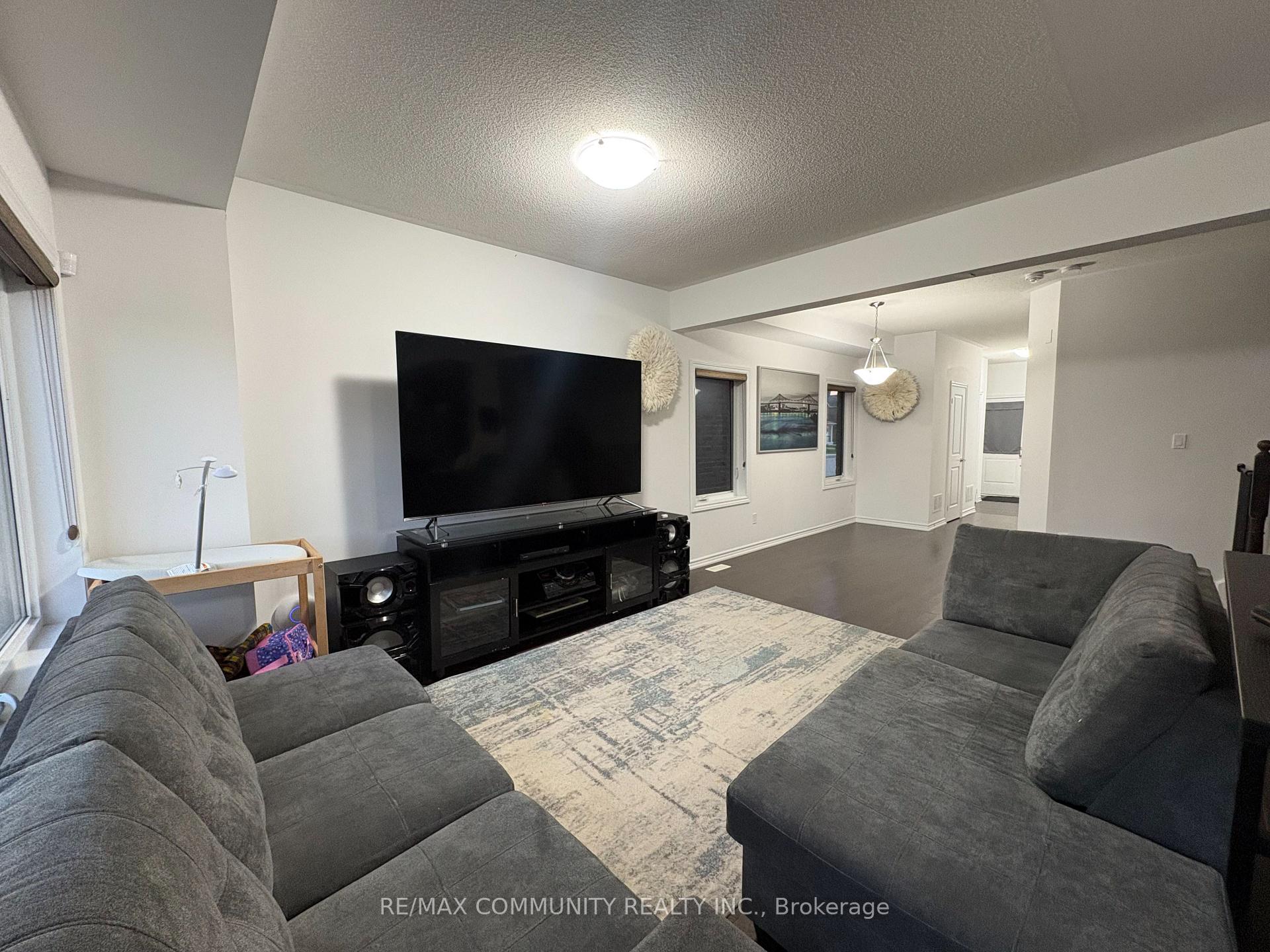 Photo 7 of 283 Ridley Crescent, Southgate — HOMEH