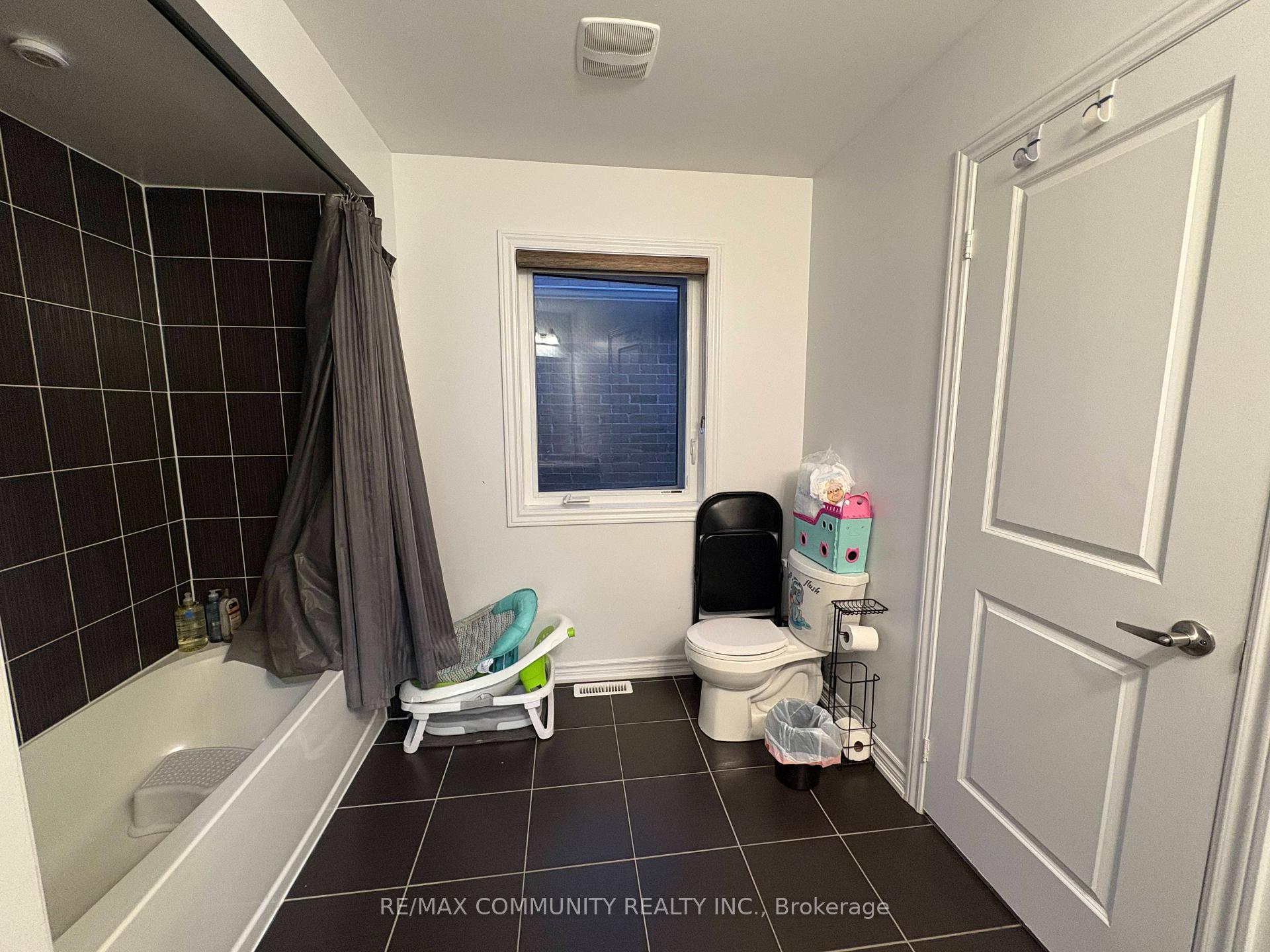 Photo 11 of 283 Ridley Crescent, Southgate — HOMEH