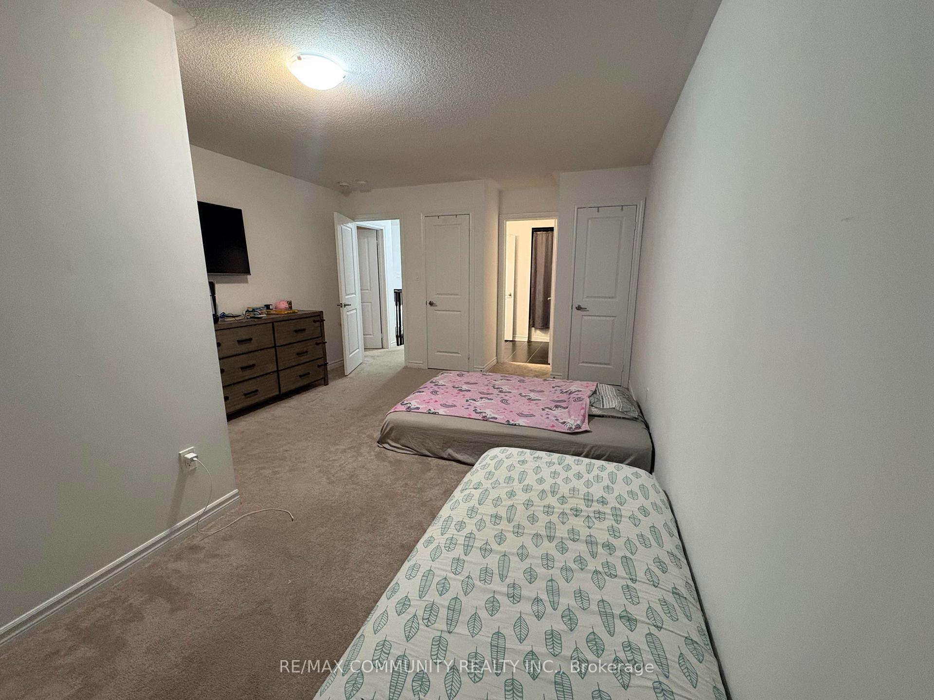 Photo 13 of 283 Ridley Crescent, Southgate — HOMEH