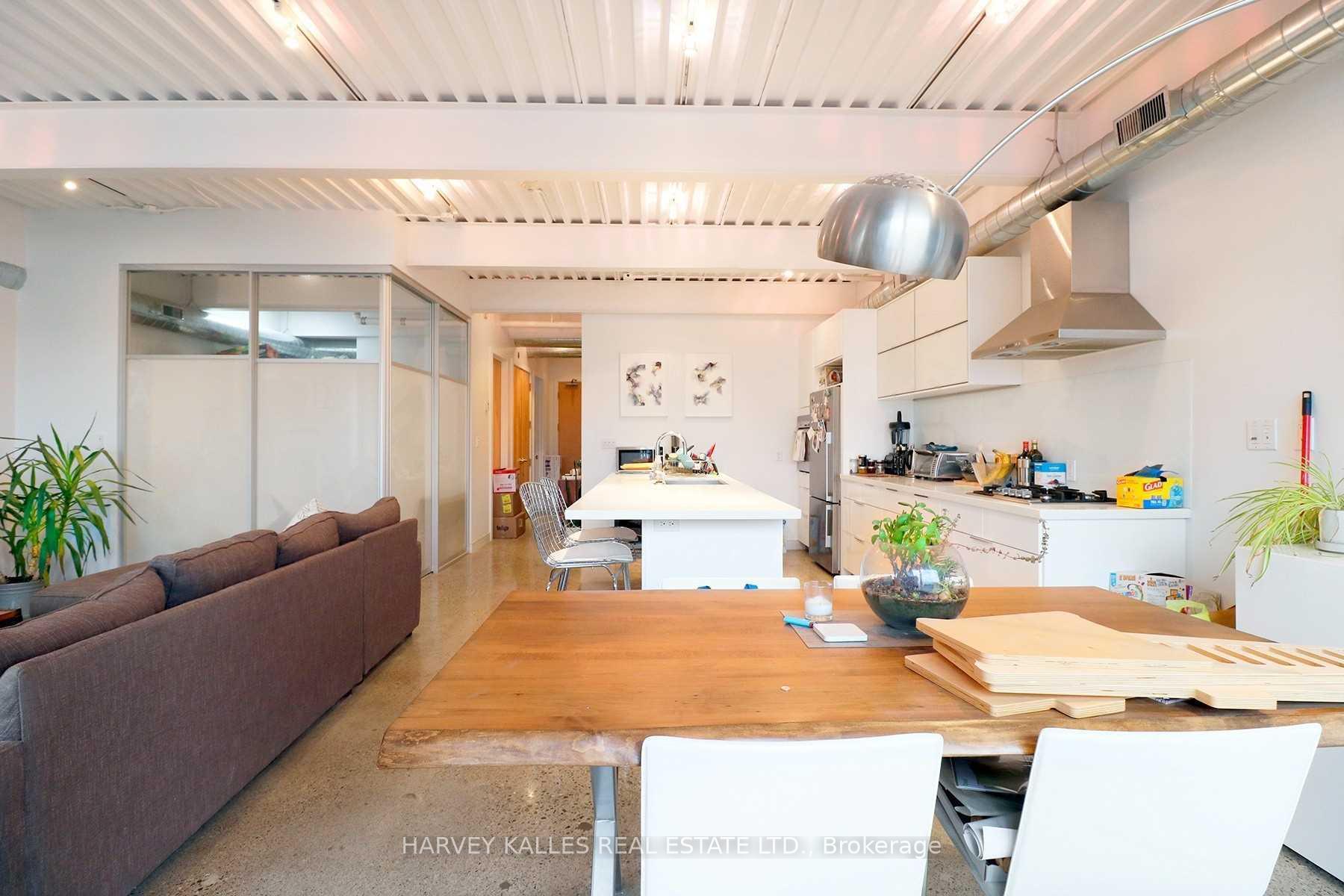 Photo 8 of Unit PH3A, 214 Bathurst Street, Toronto, Trinity-Bellwoods — HOMEH