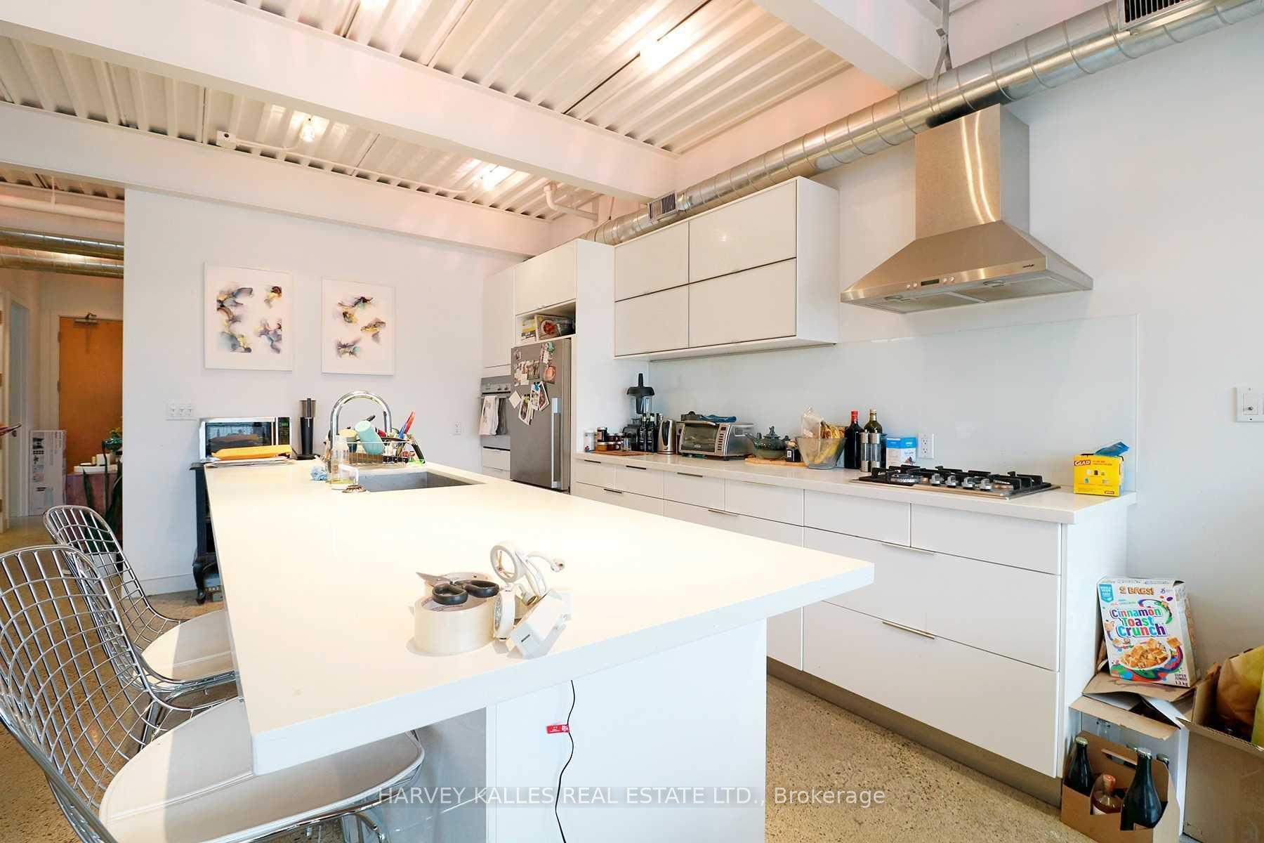 Photo 12 of Unit PH3A, 214 Bathurst Street, Toronto, Trinity-Bellwoods — HOMEH