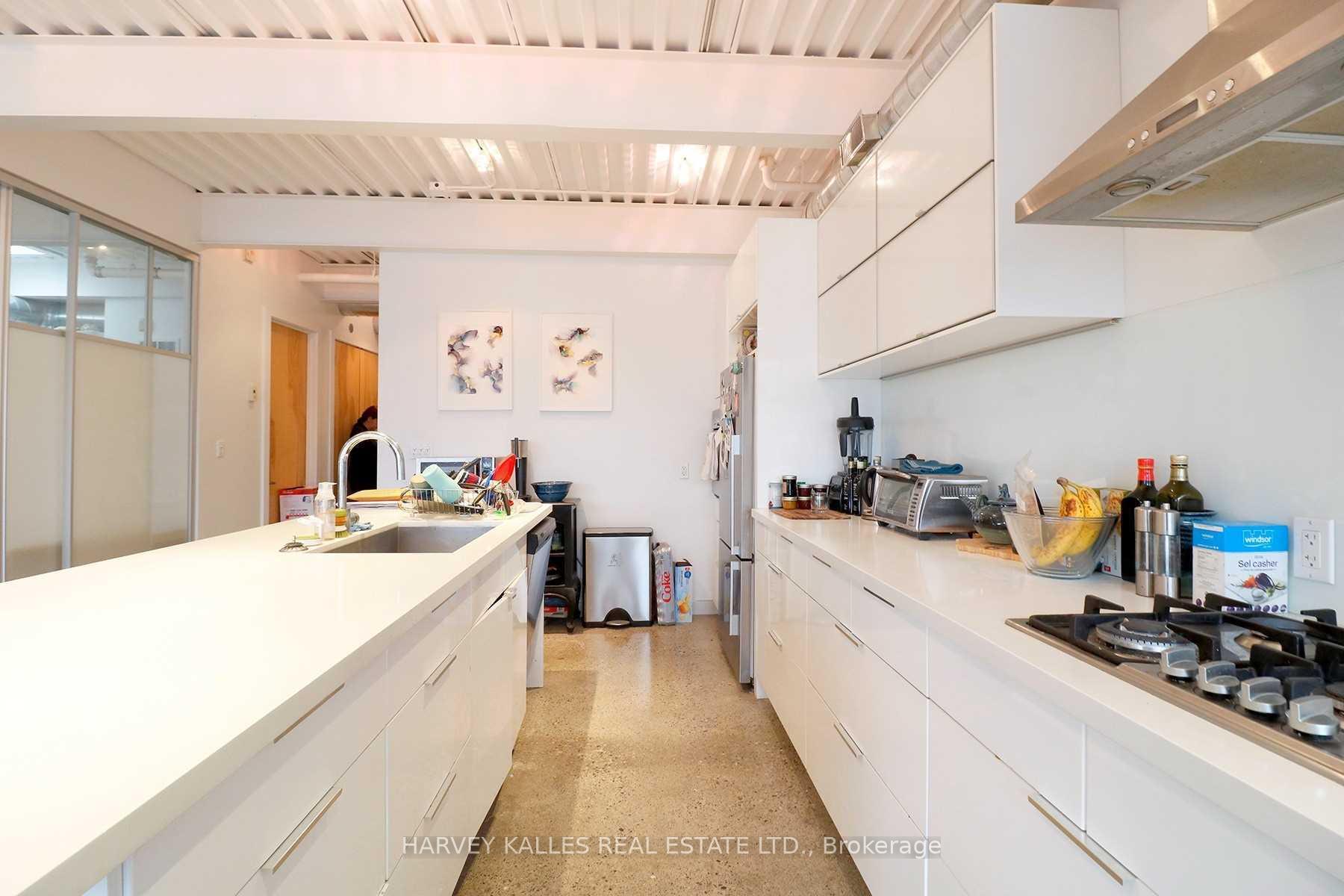 Photo 14 of Unit PH3A, 214 Bathurst Street, Toronto, Trinity-Bellwoods — HOMEH