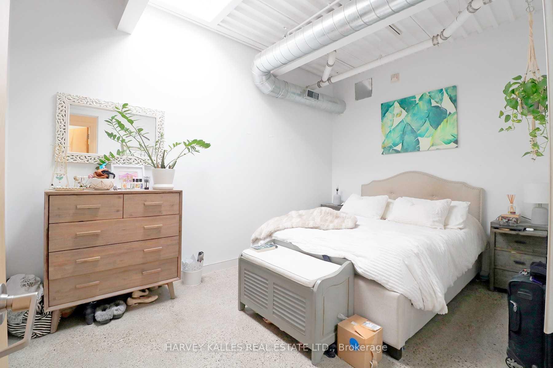 Photo 15 of Unit PH3A, 214 Bathurst Street, Toronto, Trinity-Bellwoods — HOMEH