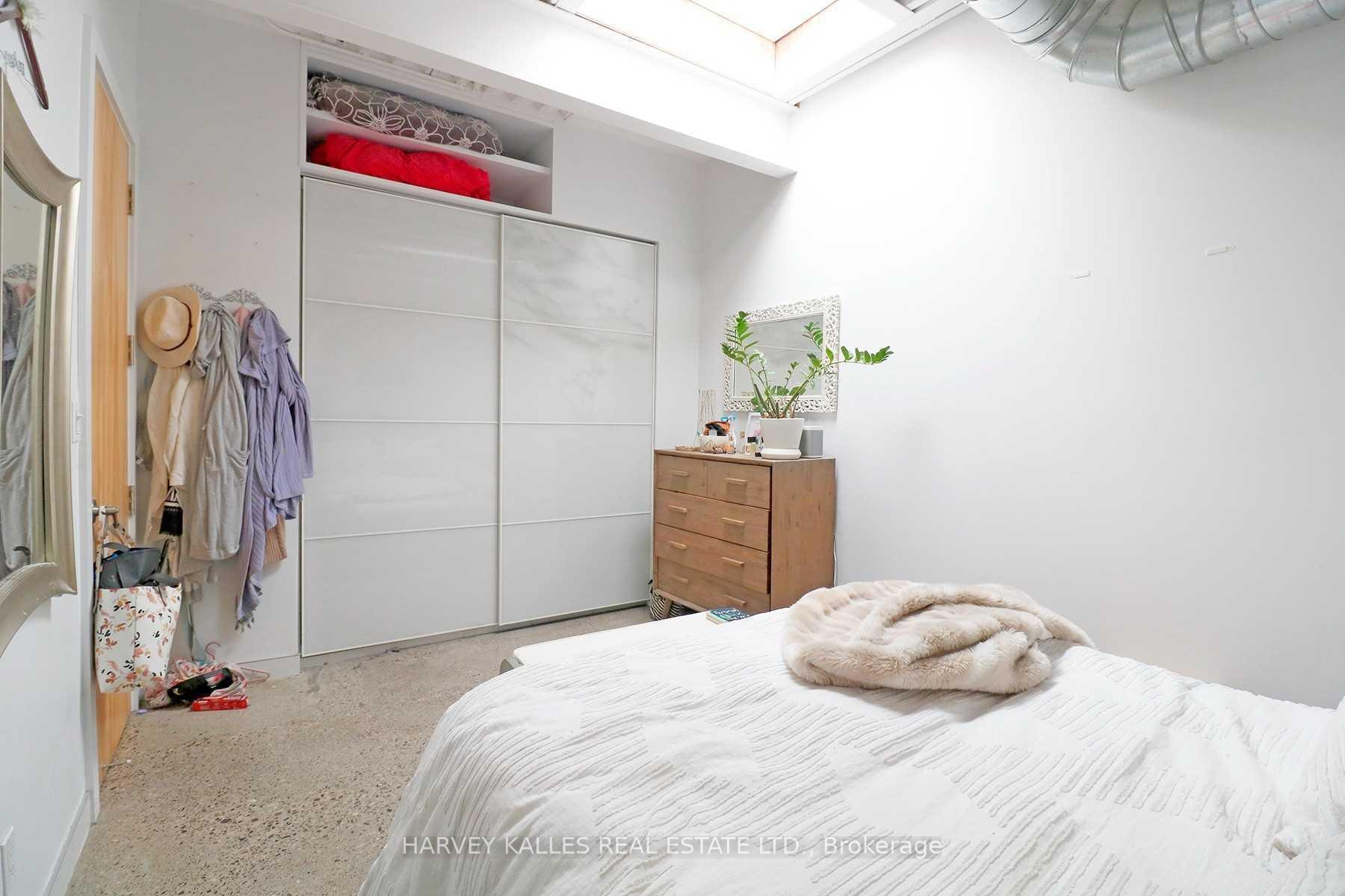 Photo 16 of Unit PH3A, 214 Bathurst Street, Toronto, Trinity-Bellwoods — HOMEH