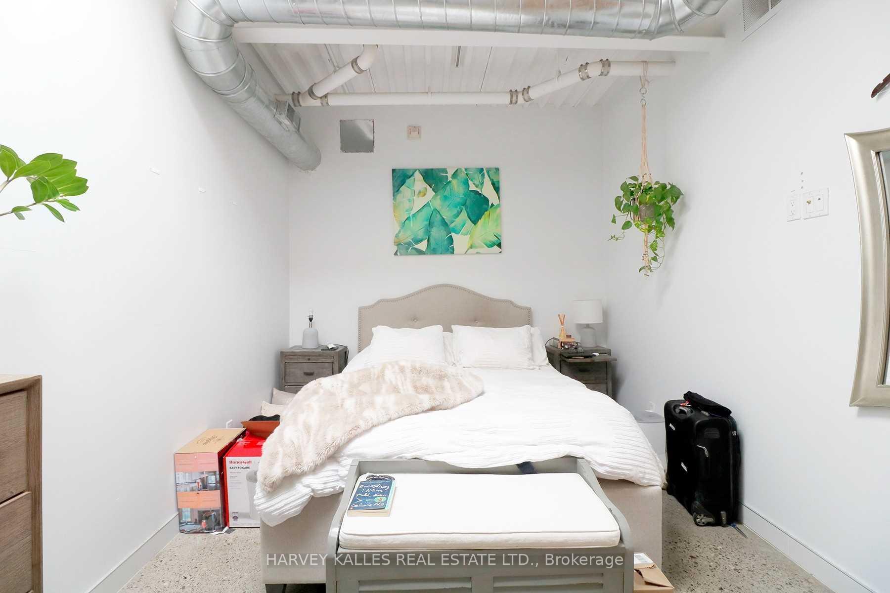 Photo 17 of Unit PH3A, 214 Bathurst Street, Toronto, Trinity-Bellwoods — HOMEH