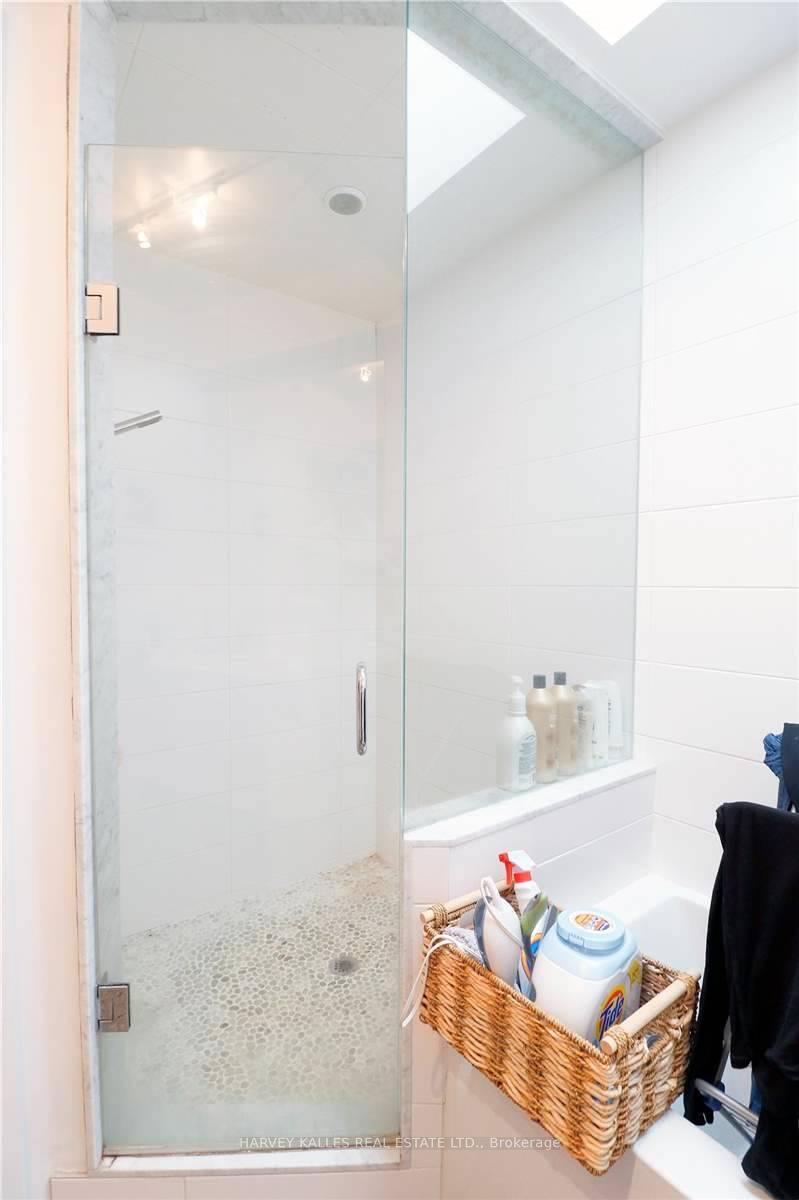 Photo 19 of Unit PH3A, 214 Bathurst Street, Toronto, Trinity-Bellwoods — HOMEH
