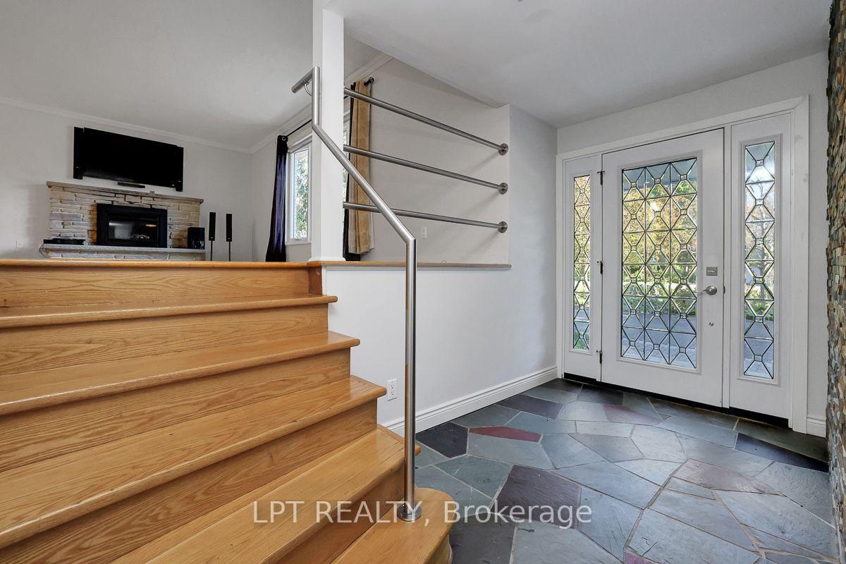 Photo 5 of 123 Dorothea Drive, Ottawa, Mooneys Bay/Revelstoke — HOMEH