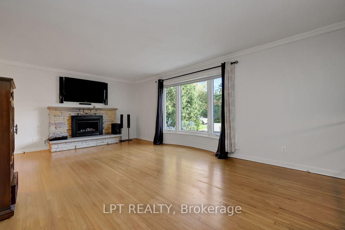 Photo 6 of 123 Dorothea Drive, Ottawa, Mooneys Bay/Revelstoke — HOMEH