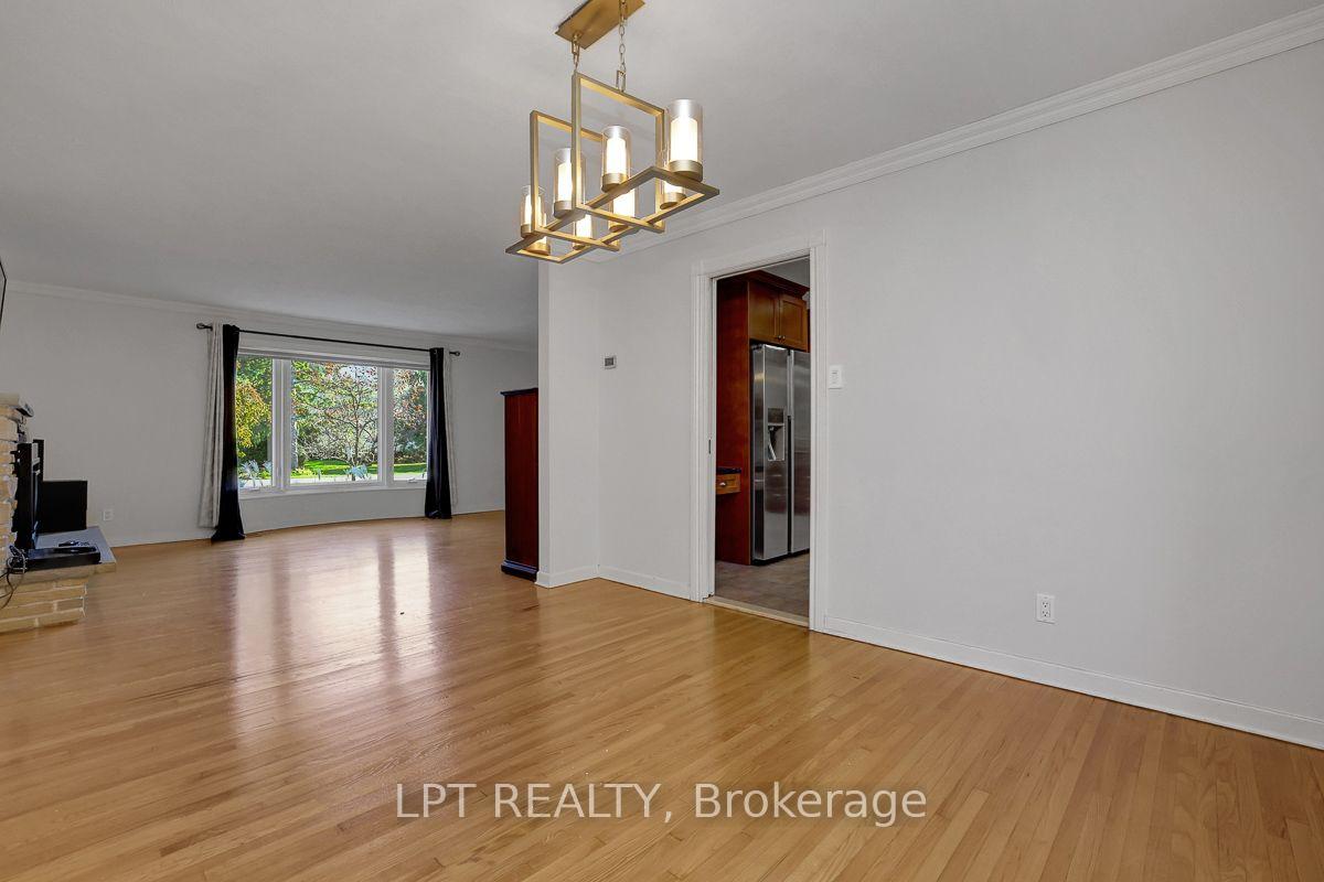 Photo 12 of 123 Dorothea Drive, Ottawa, Mooneys Bay/Revelstoke — HOMEH