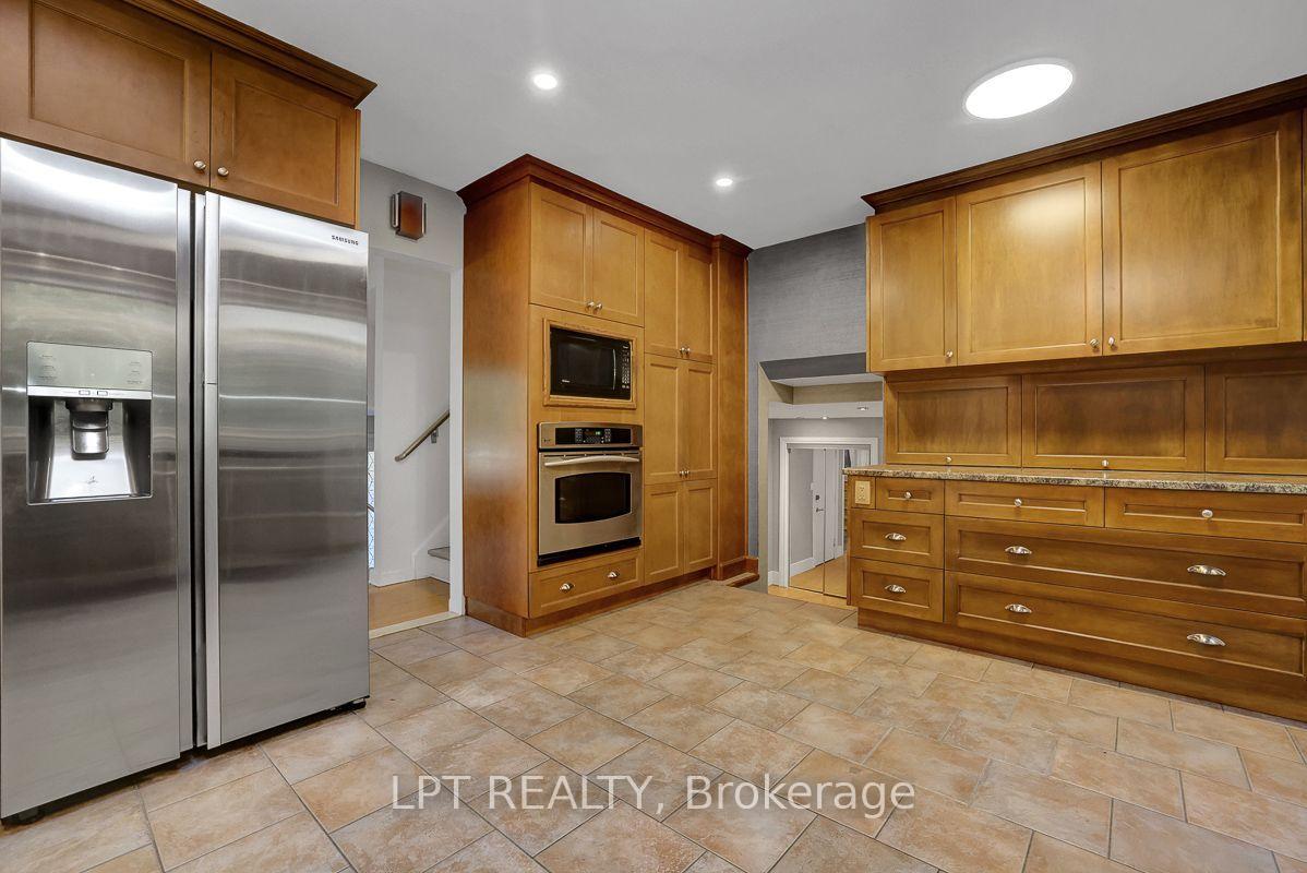 Photo 16 of 123 Dorothea Drive, Ottawa, Mooneys Bay/Revelstoke — HOMEH