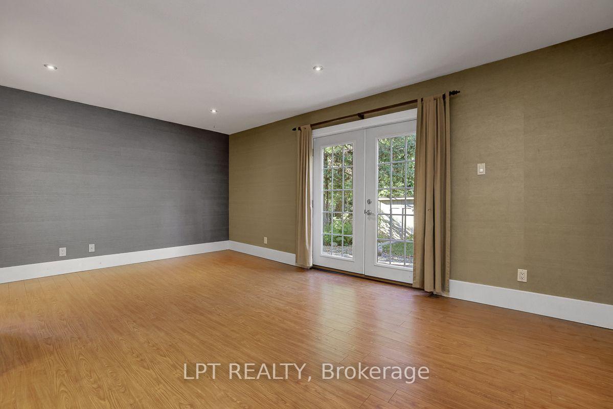 Photo 19 of 123 Dorothea Drive, Ottawa, Mooneys Bay/Revelstoke — HOMEH