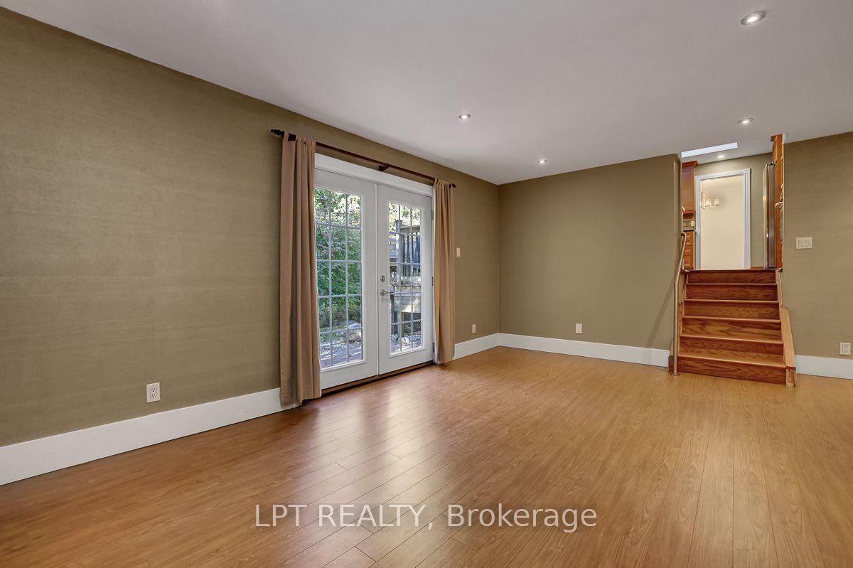 Photo 20 of 123 Dorothea Drive, Ottawa, Mooneys Bay/Revelstoke — HOMEH