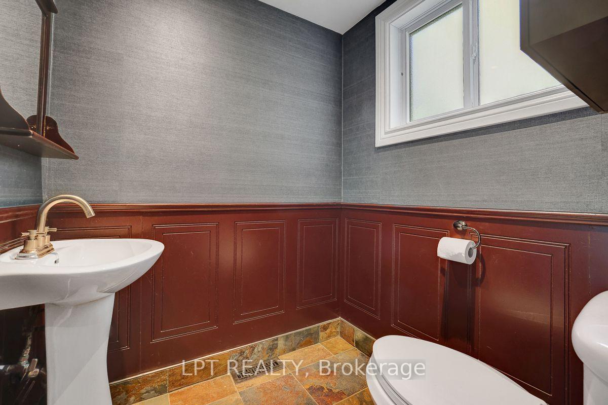 Photo 22 of 123 Dorothea Drive, Ottawa, Mooneys Bay/Revelstoke — HOMEH