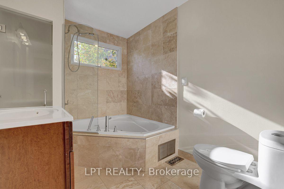 Photo 32 of 123 Dorothea Drive, Ottawa, Mooneys Bay/Revelstoke — HOMEH