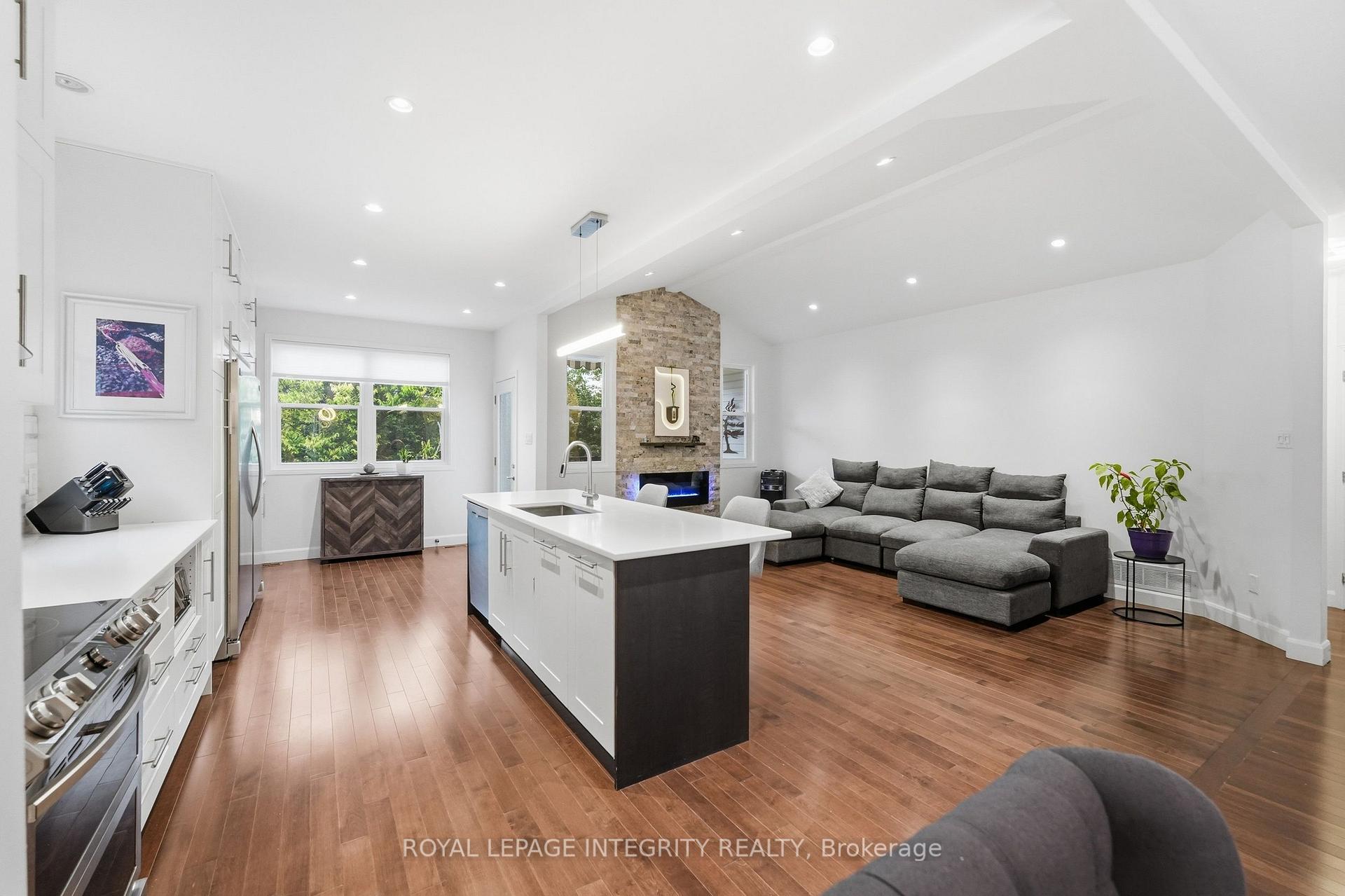 Photo 11 of 443 Landswood Way, Ottawa, Stittsville (South) — HOMEH