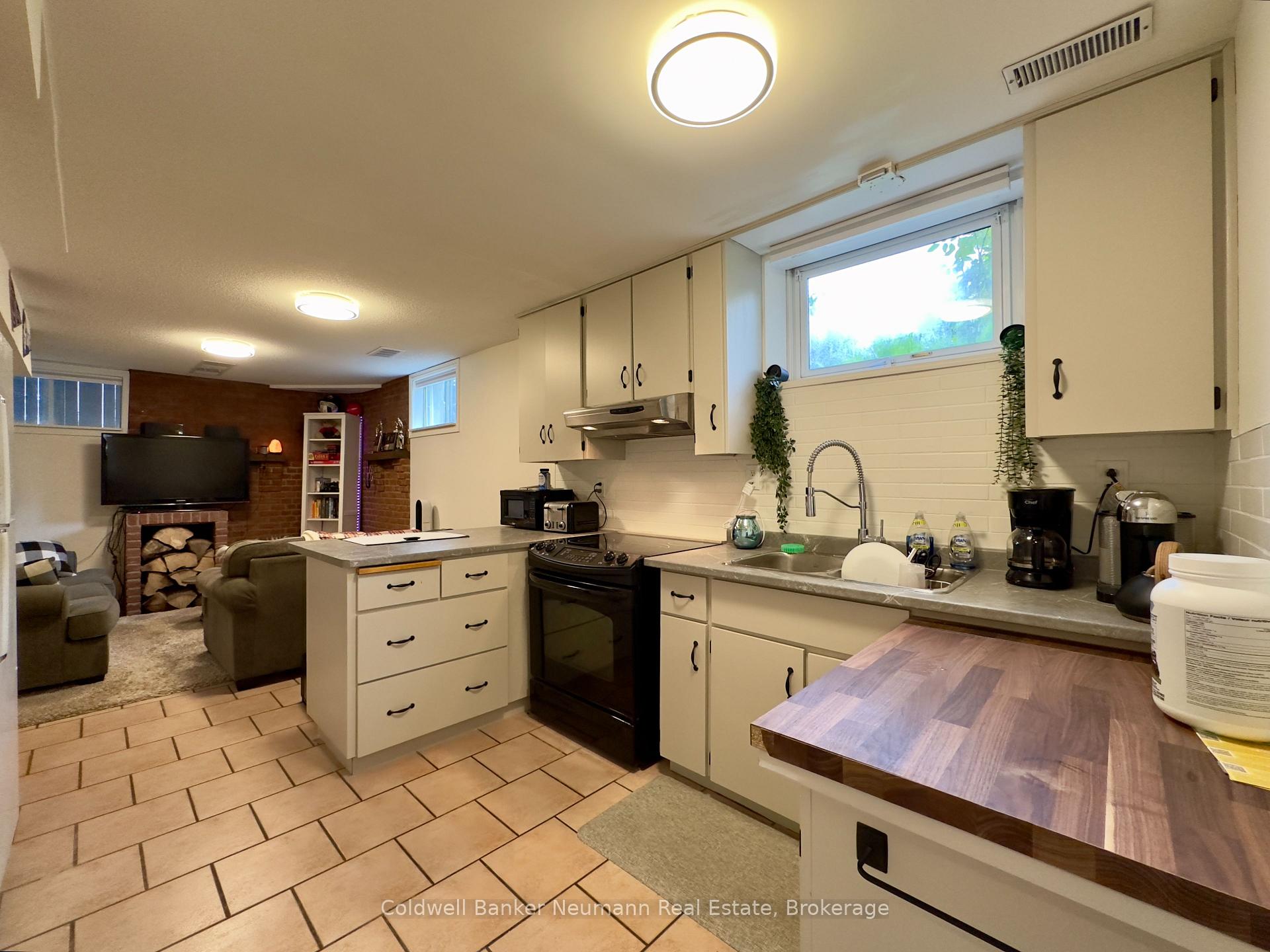 Photo 4 of Unit LOWER, 52 Renfield Street, Guelph, General Hospital — HOMEH